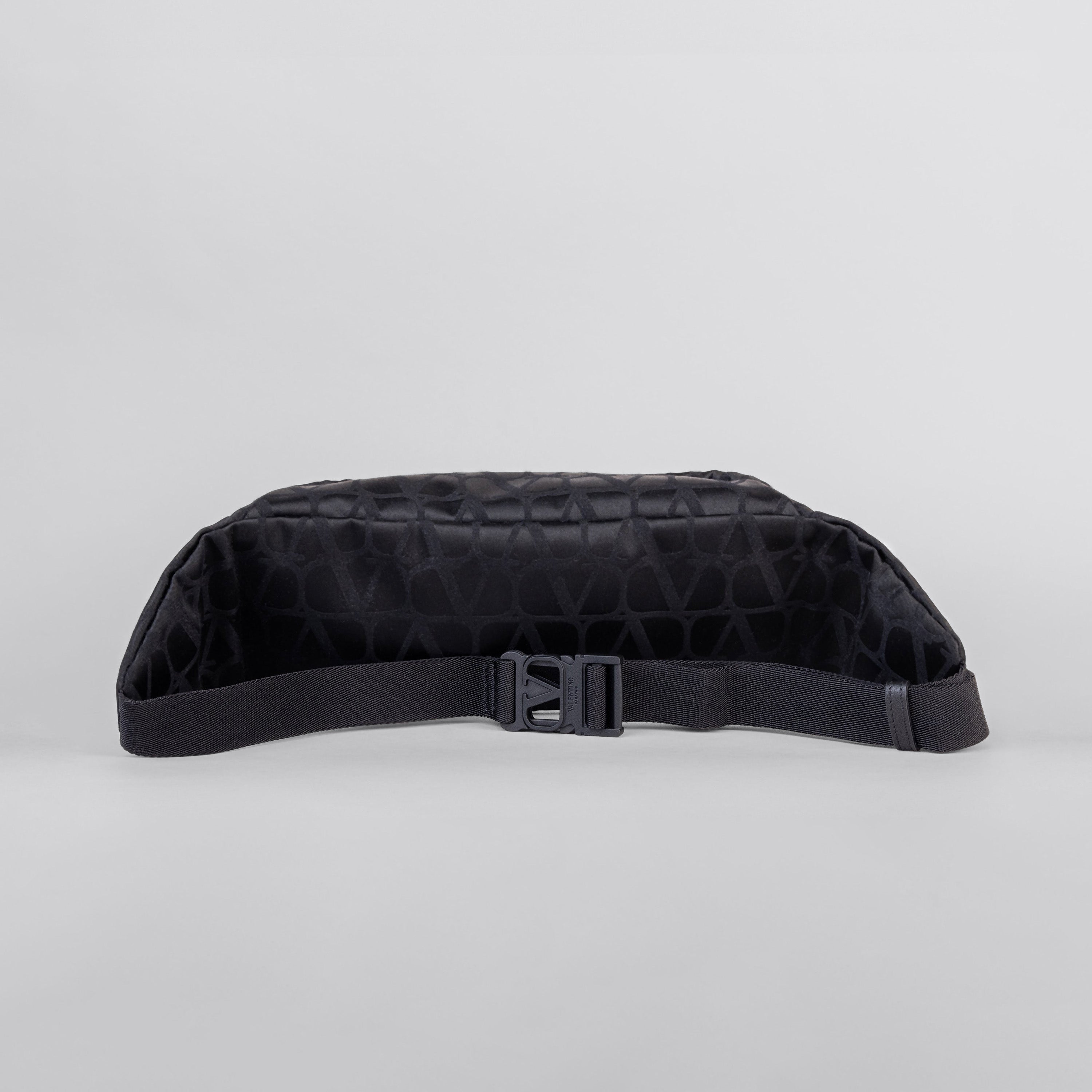 Riñonera Negra Valentino Vlogo Monogram Iconographe