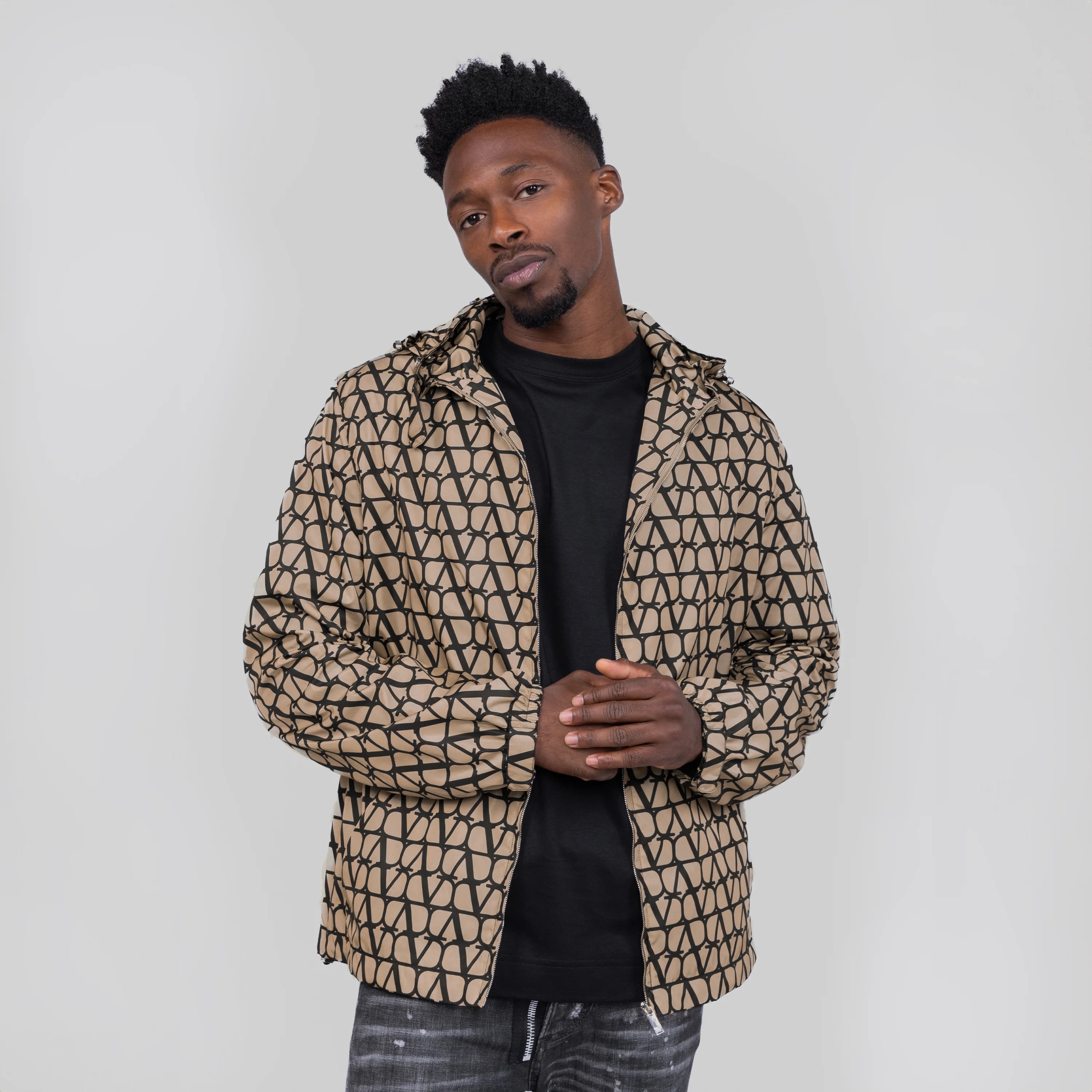 Chaqueta Beige Negro Valentino Vlogo Monogram