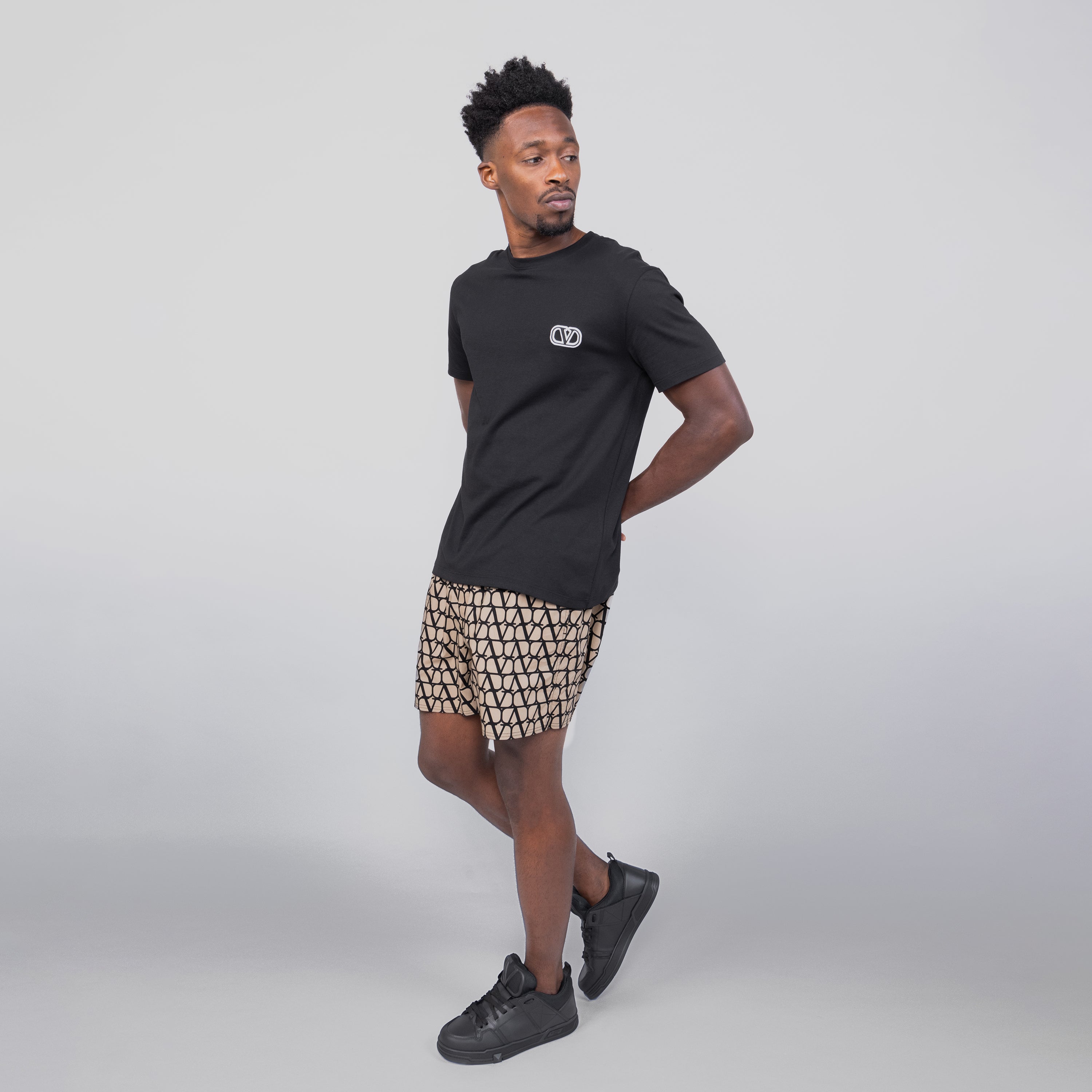 Pantaloneta Beige Negro Valentino Vlogo Monogram