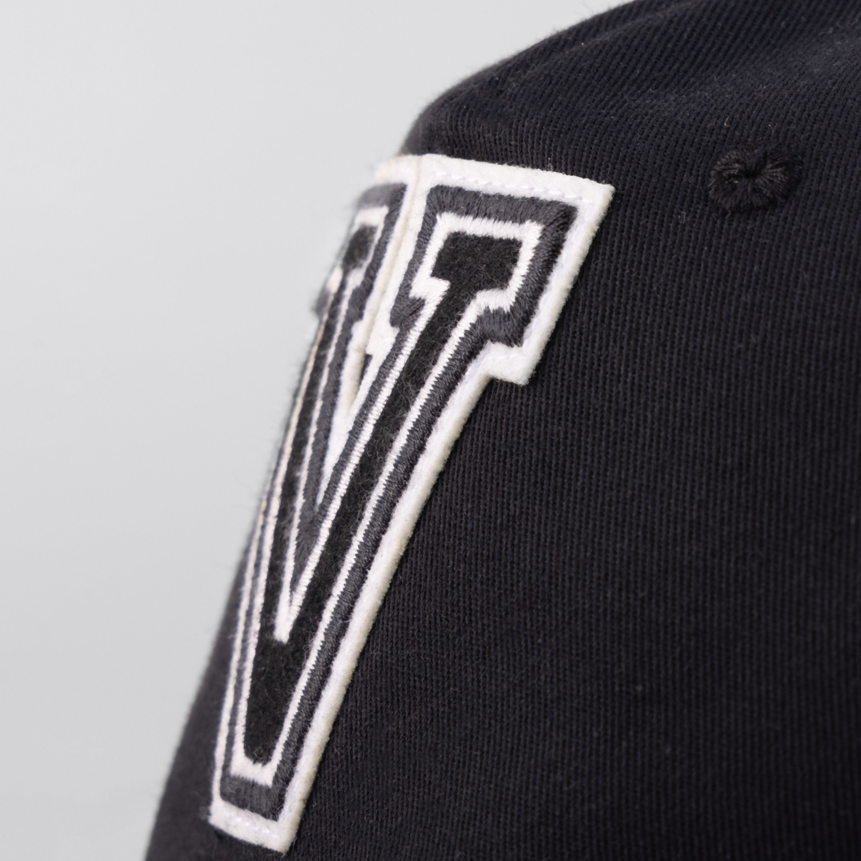 Gorra Negra Valentino 60