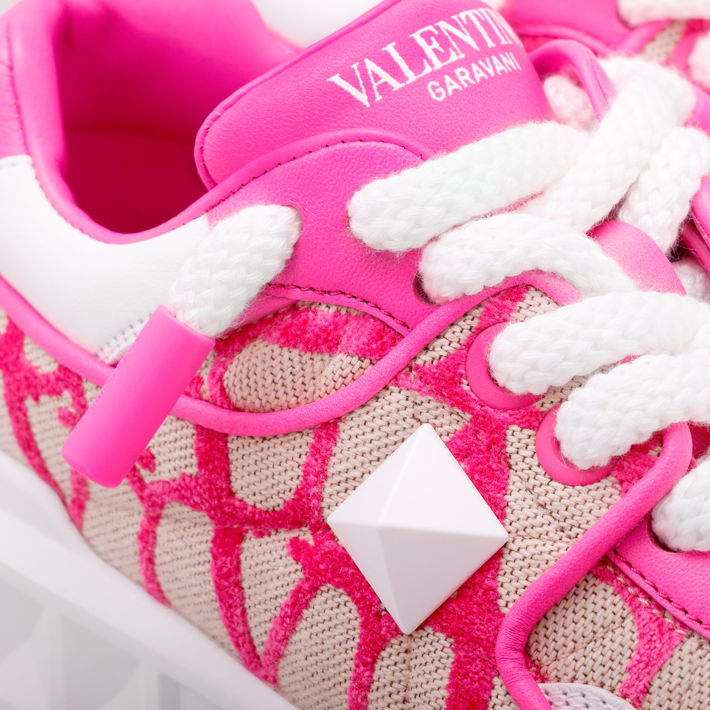 Sneakers Beige Rosado Valentino Vlogo Monogram
