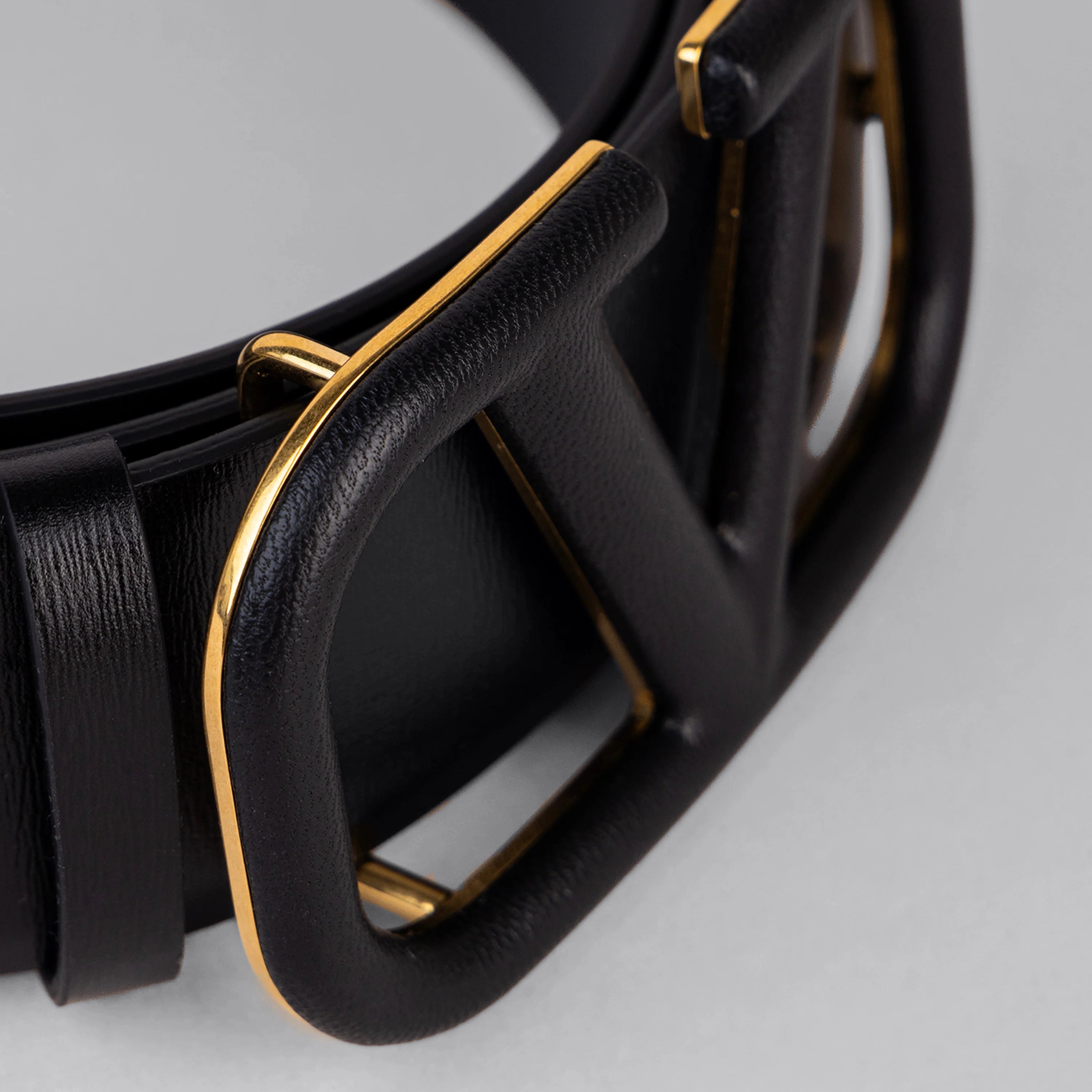 Cinturón Negro Valentino Negro Vlogo