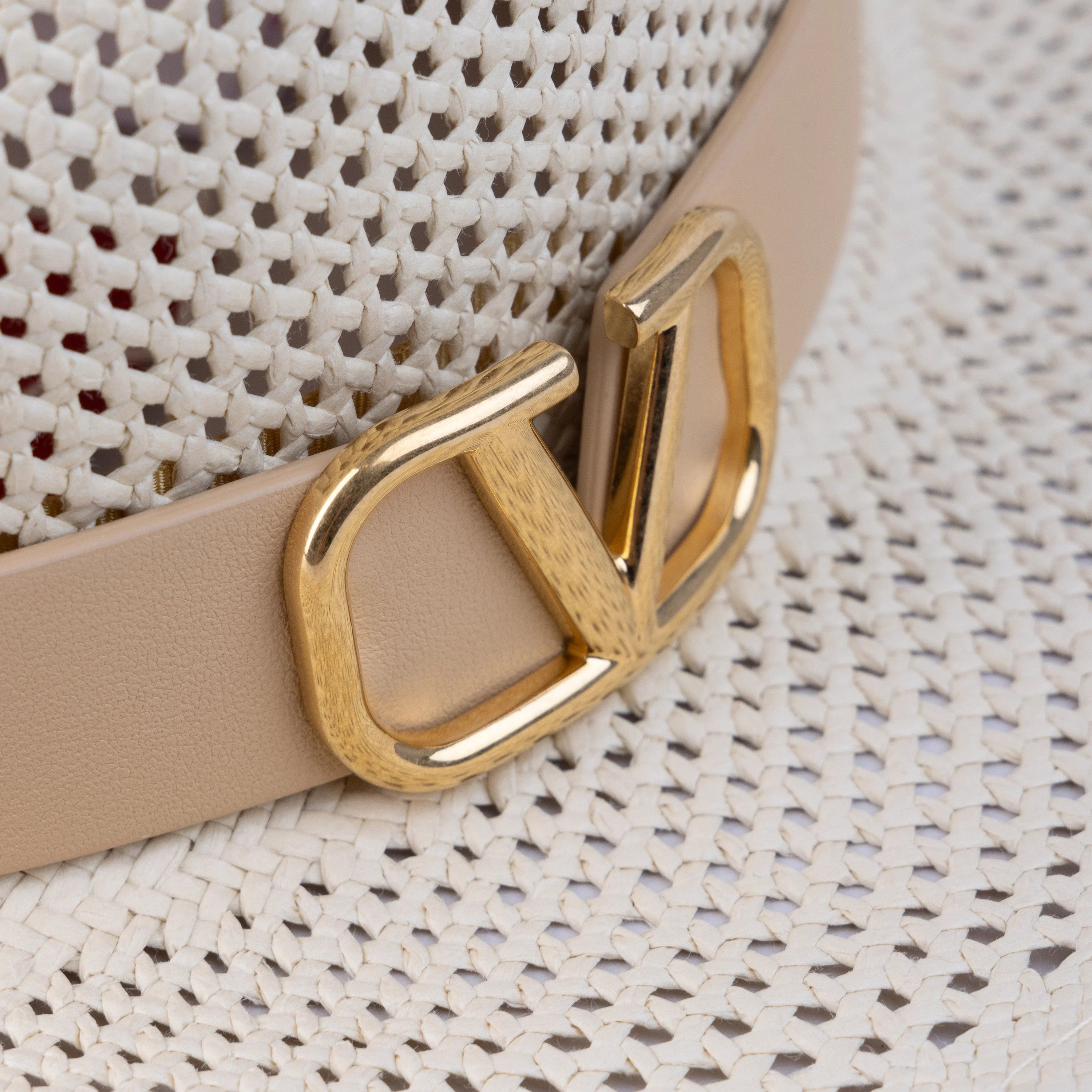 Gorro Blanco Valentino Vlogo