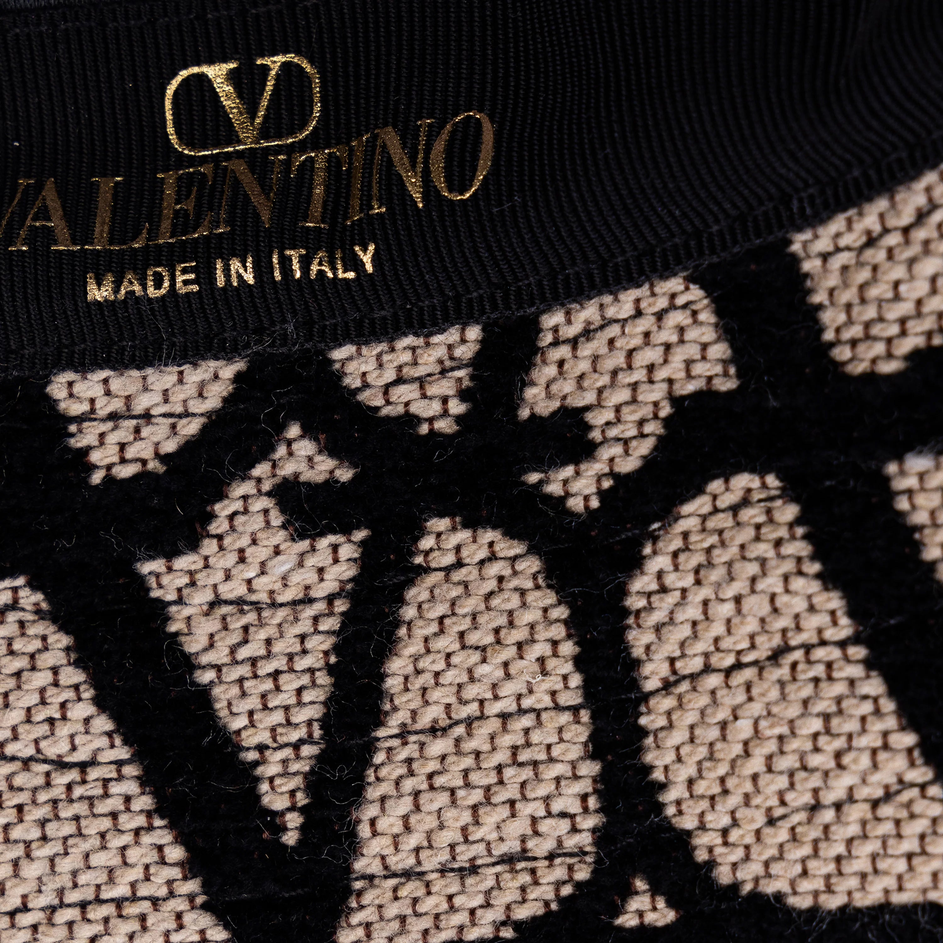 Gorro Beige Negro Valentino Iconographe