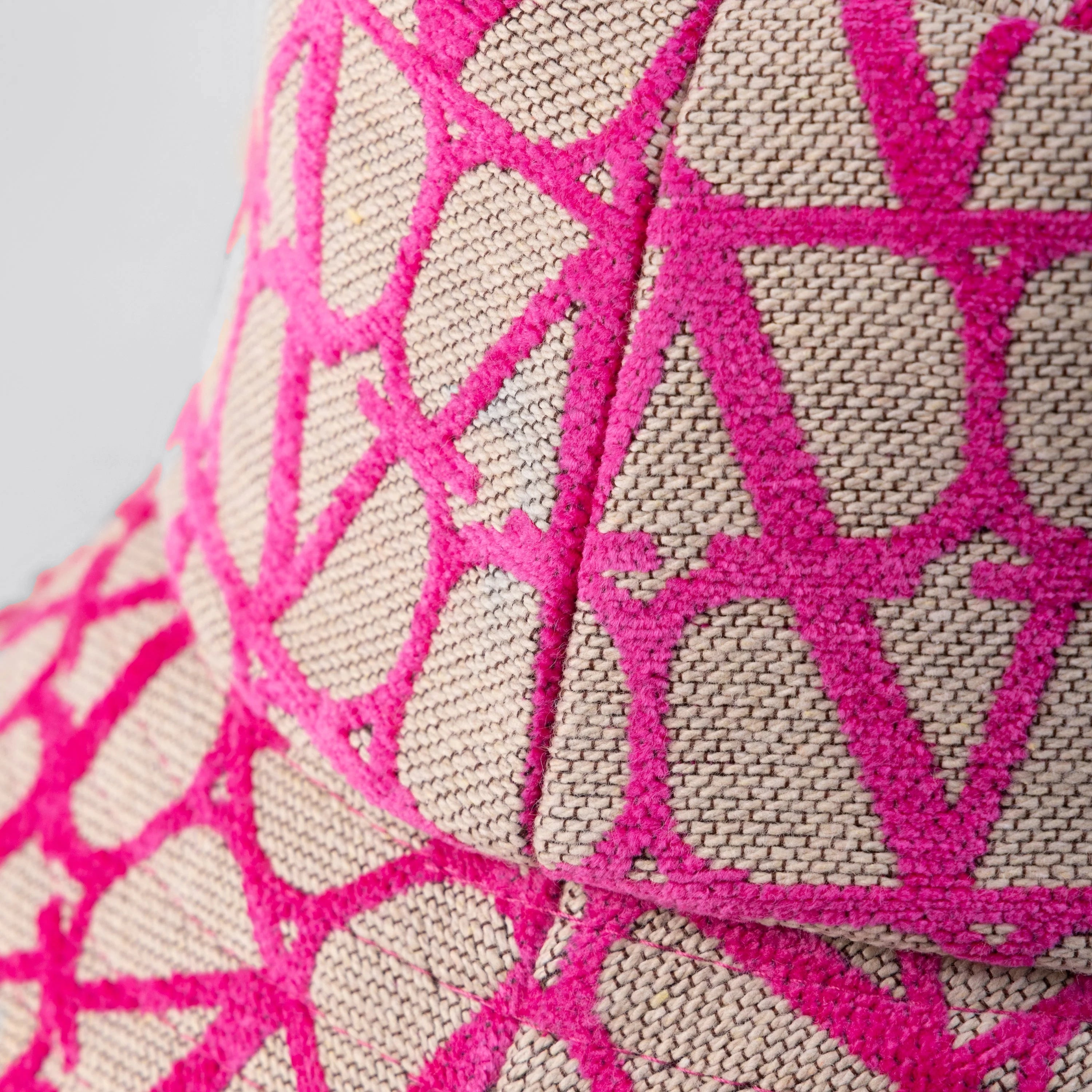 Gorro Beige Valentino Rosa Iconographe