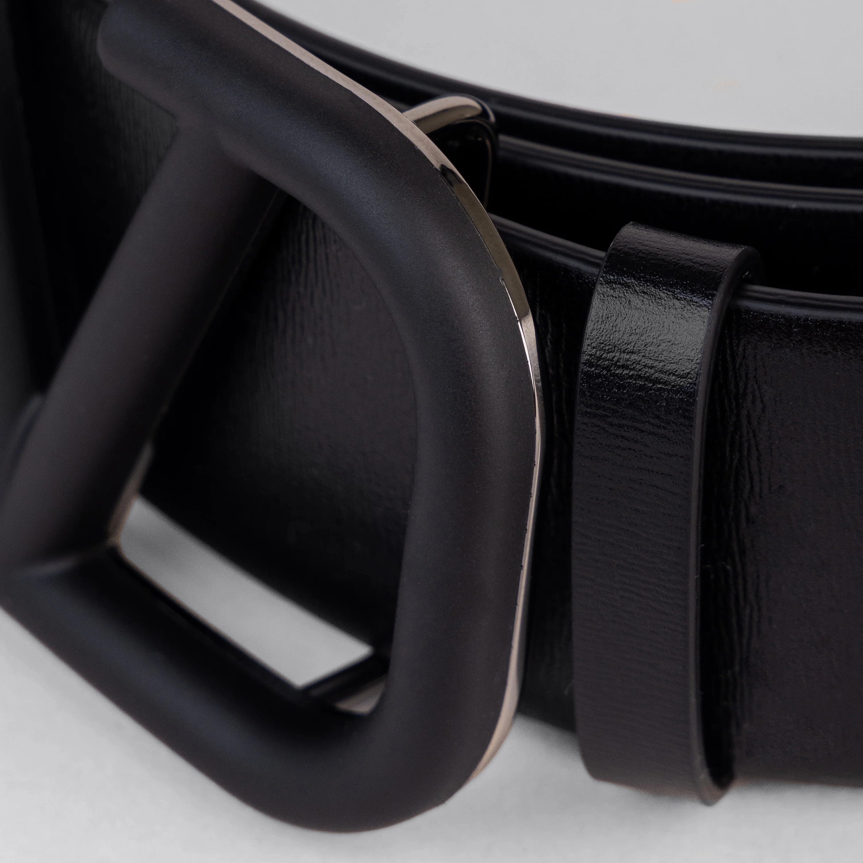 Cinturón Negro Valentino Negro Vlogo