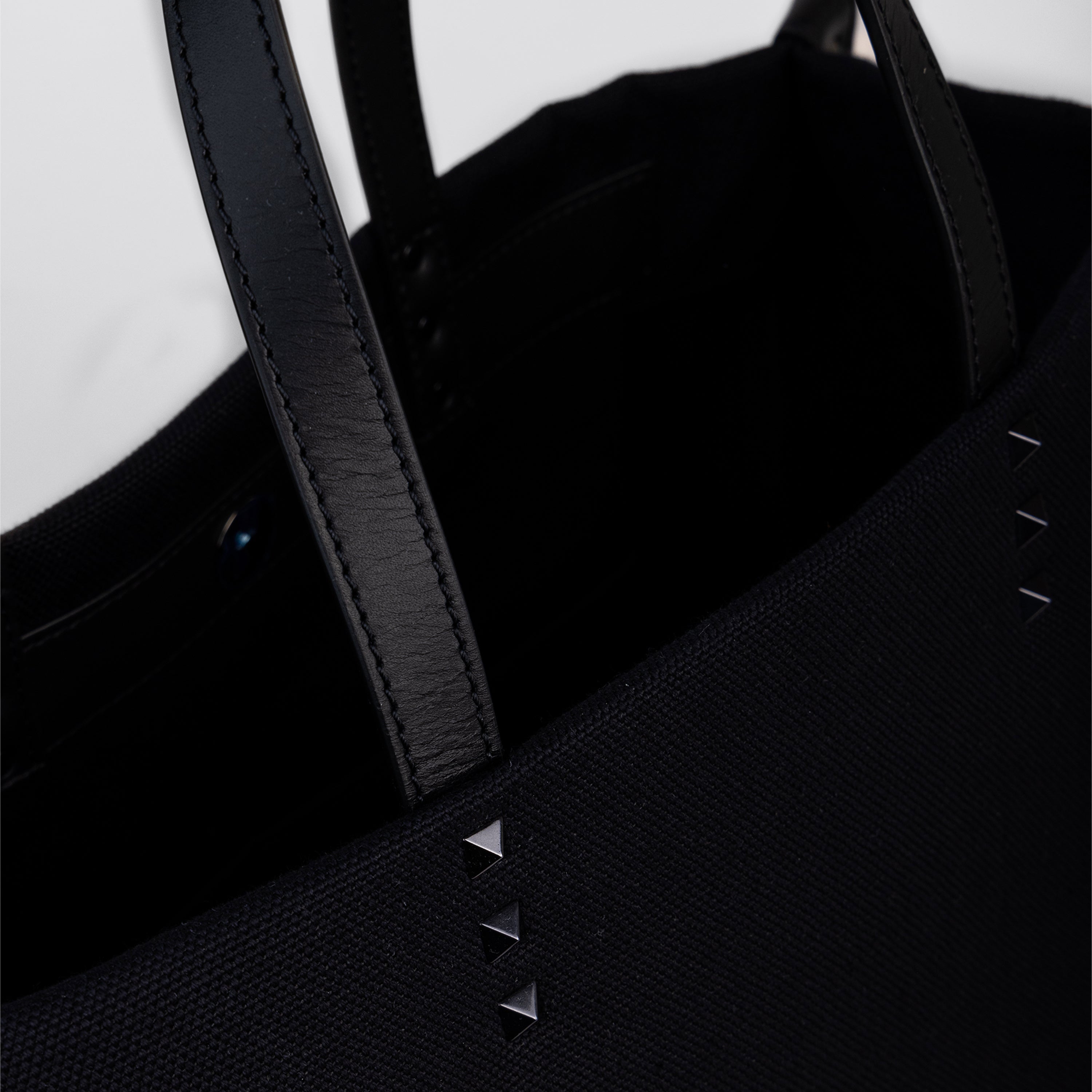 Bolso Negra Valentino VLTN