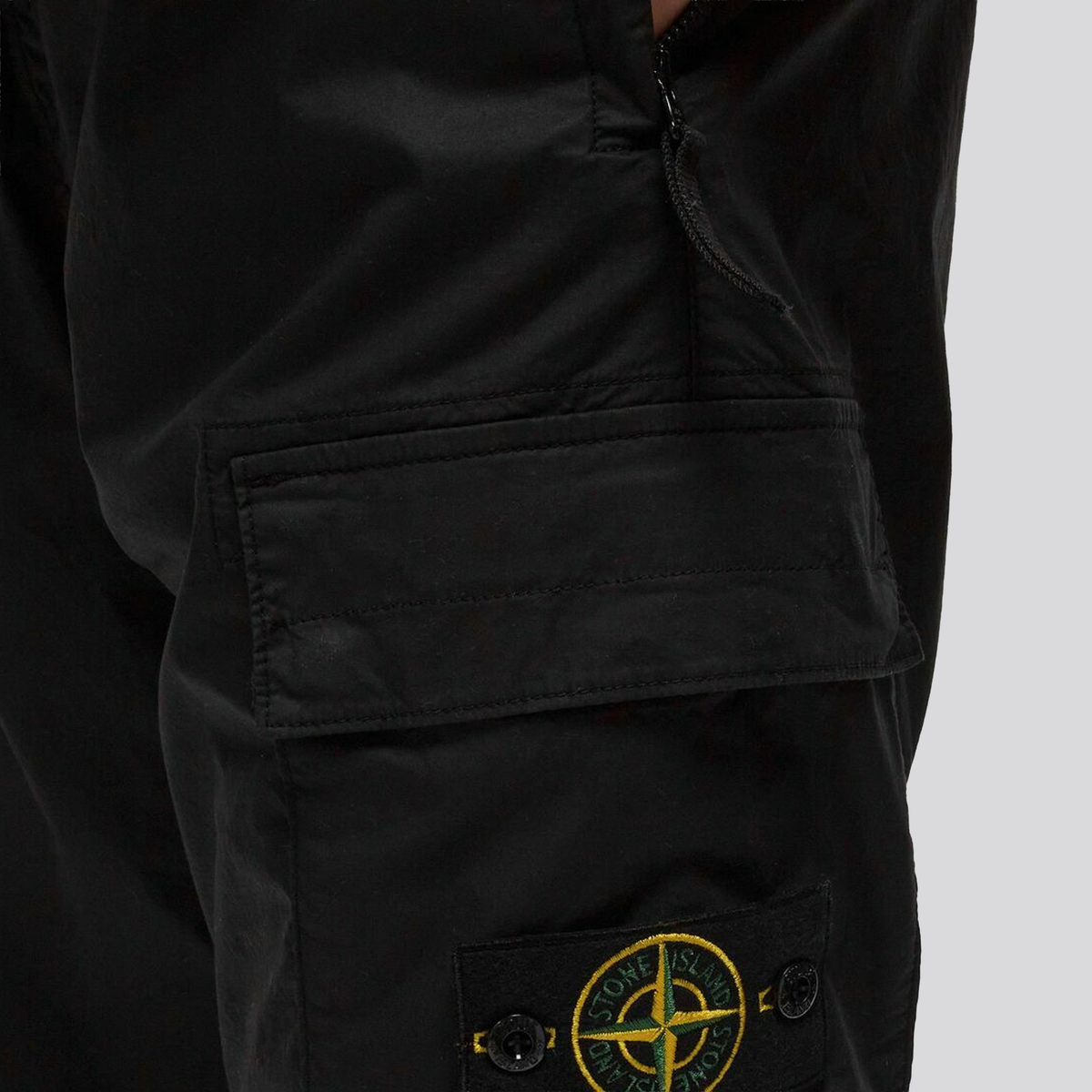Pantalón Negro Stone Island Logo Patch Paracadute
