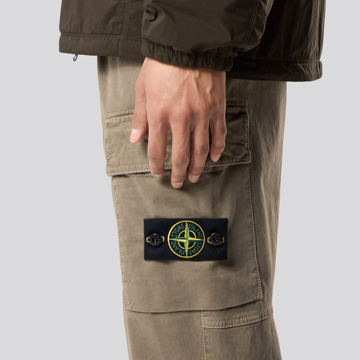 Pantalón Verde Stone Island Logo Patch Paracadute
