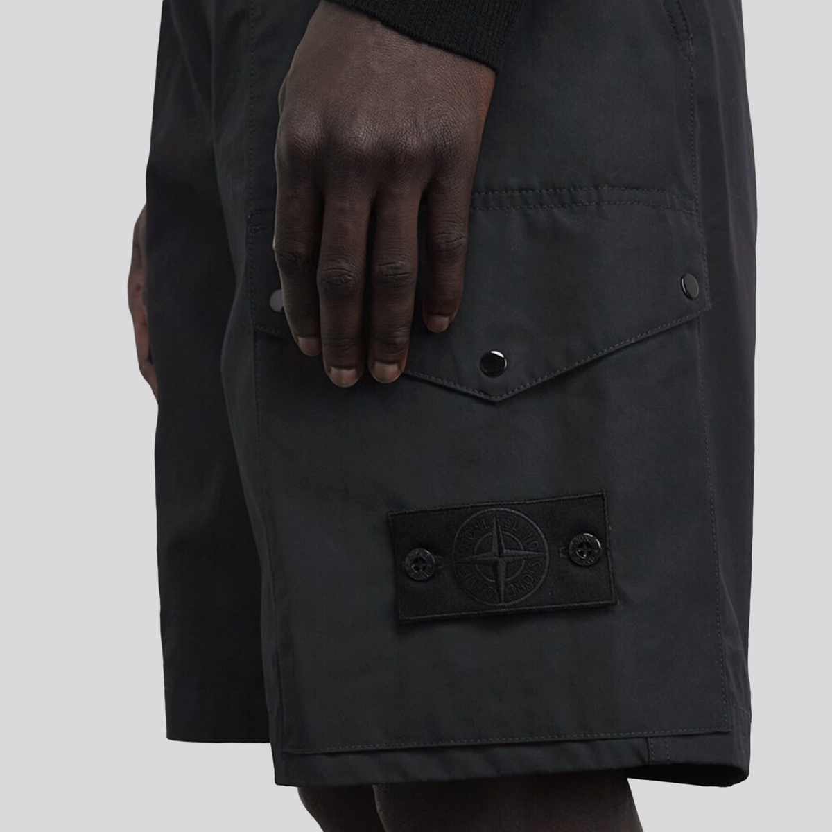 Short Negro Stone Island Ghost