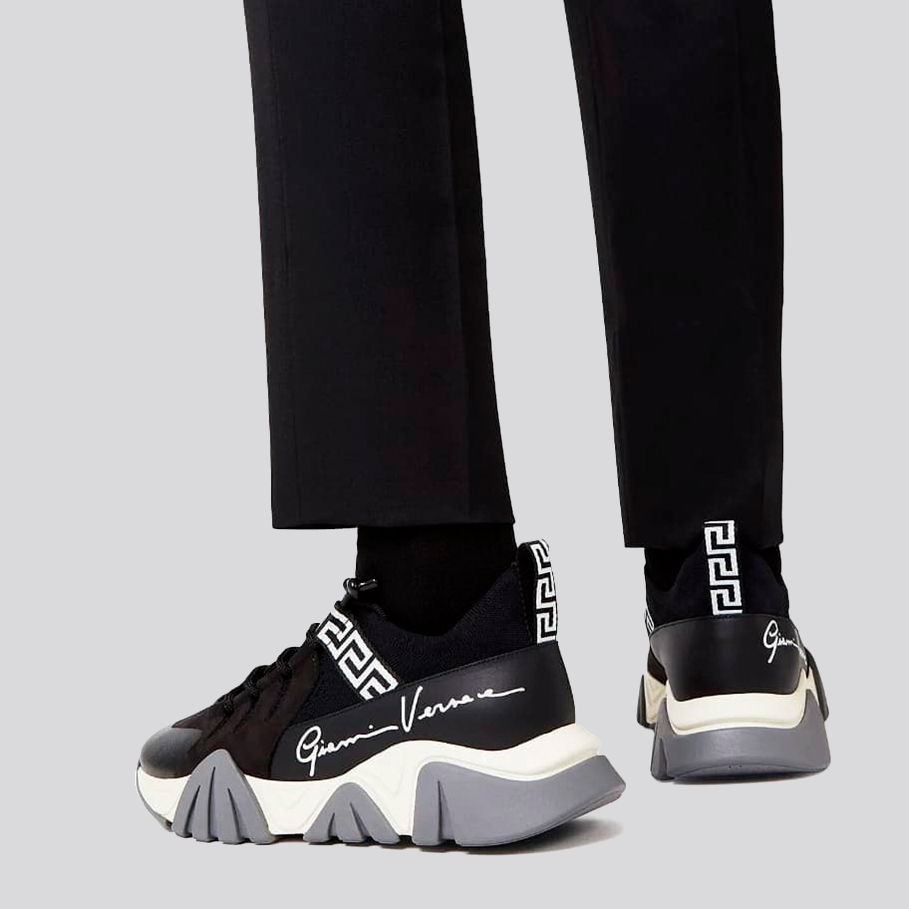 Sneakers Negros Gianni Versace Gv