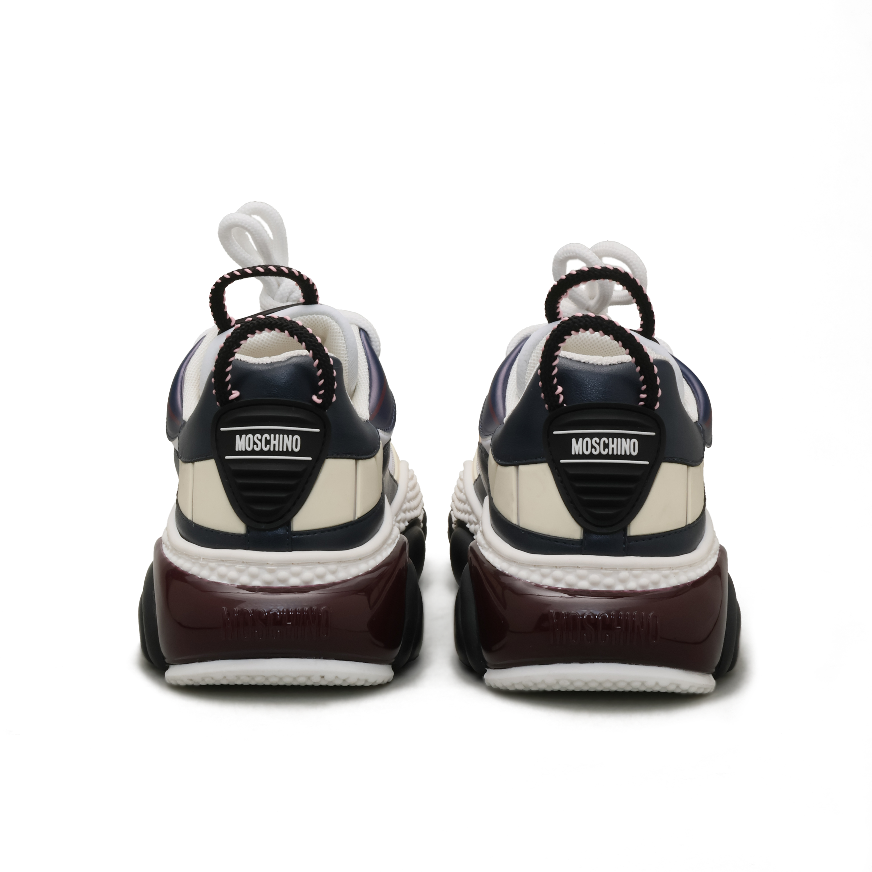Sneakers Blancos Moschino Embossed