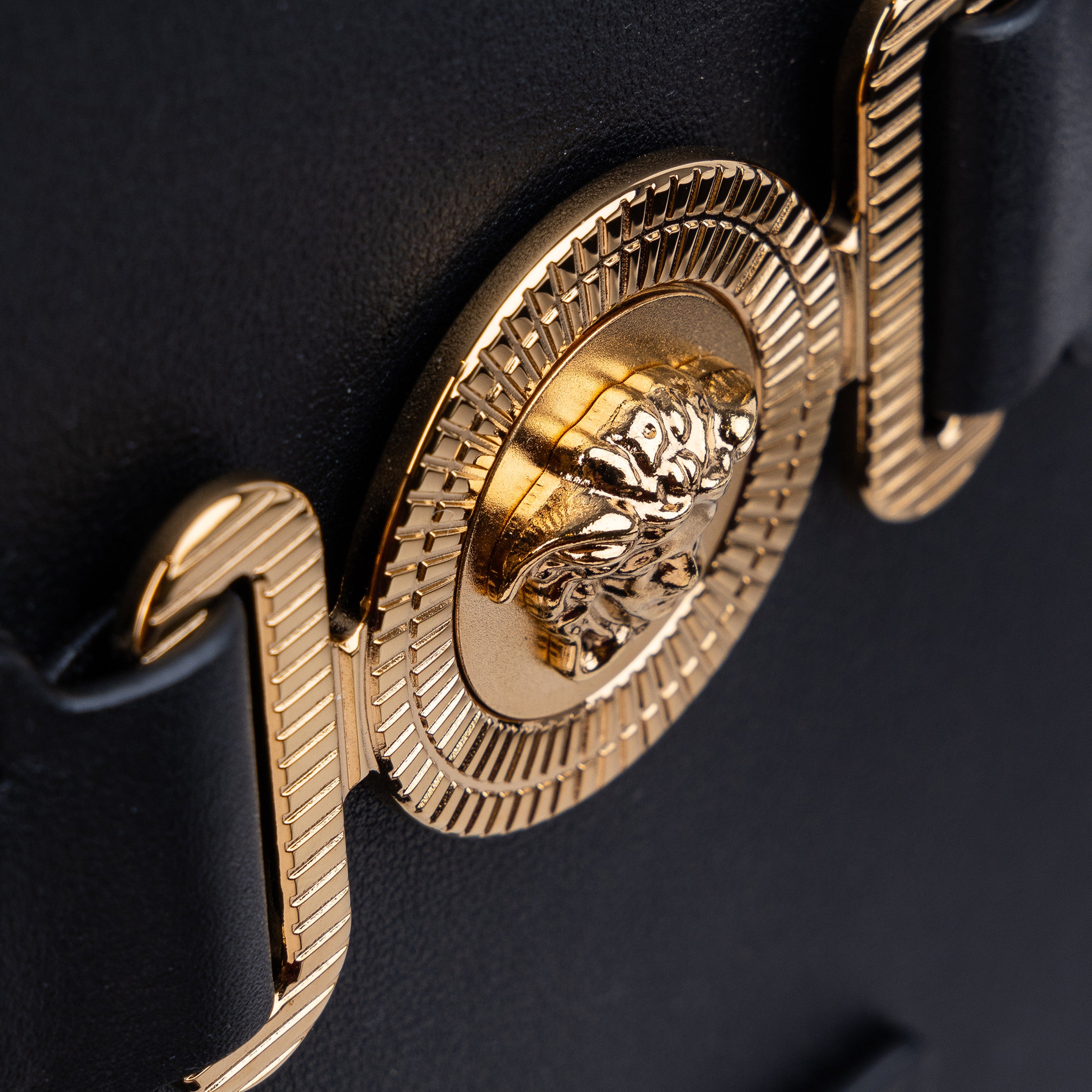 Bolso Negro Versace Medusa Mini Plaque