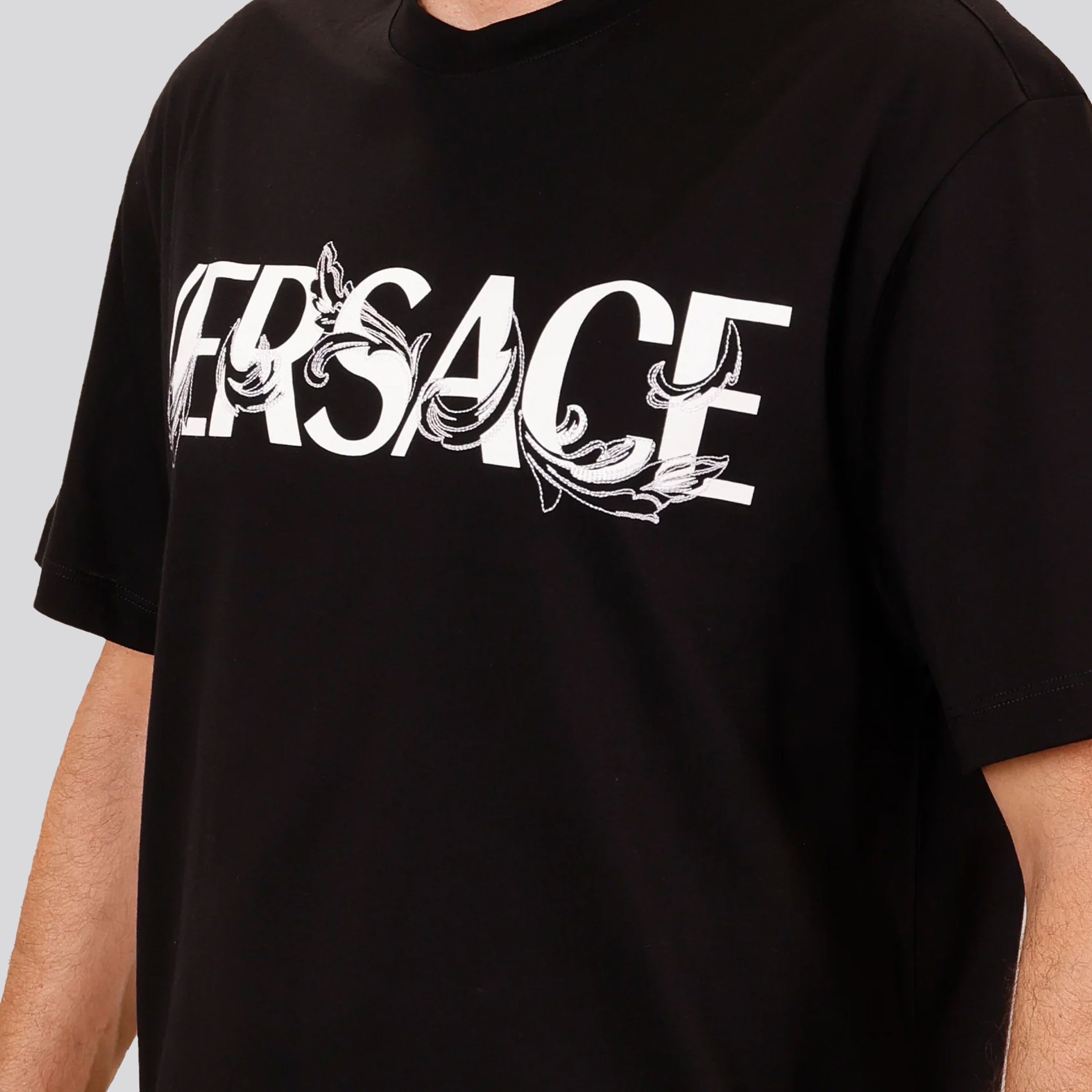 Camiseta Negra Versace Logo