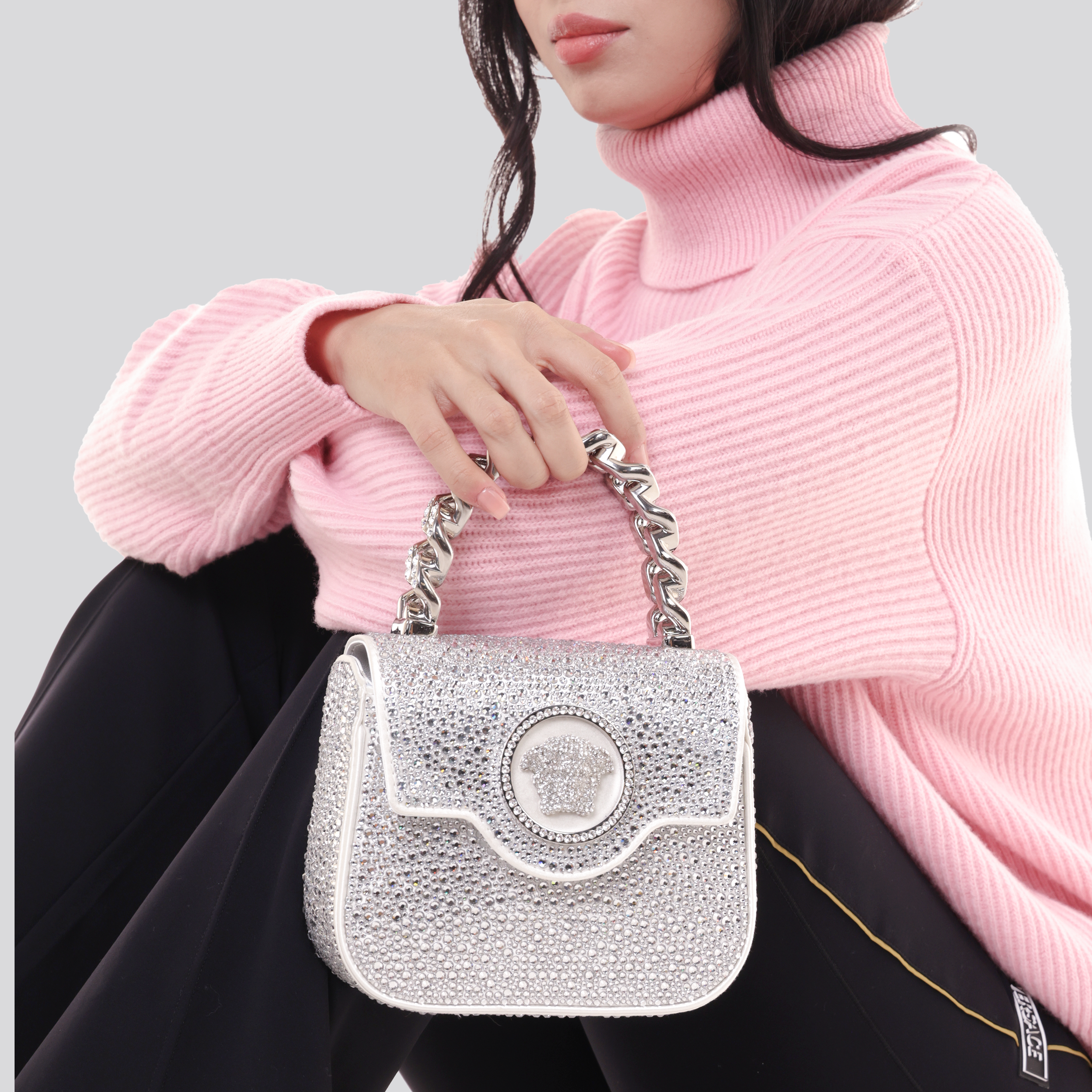 Cartera Plateada Versace La Medusa Crystals