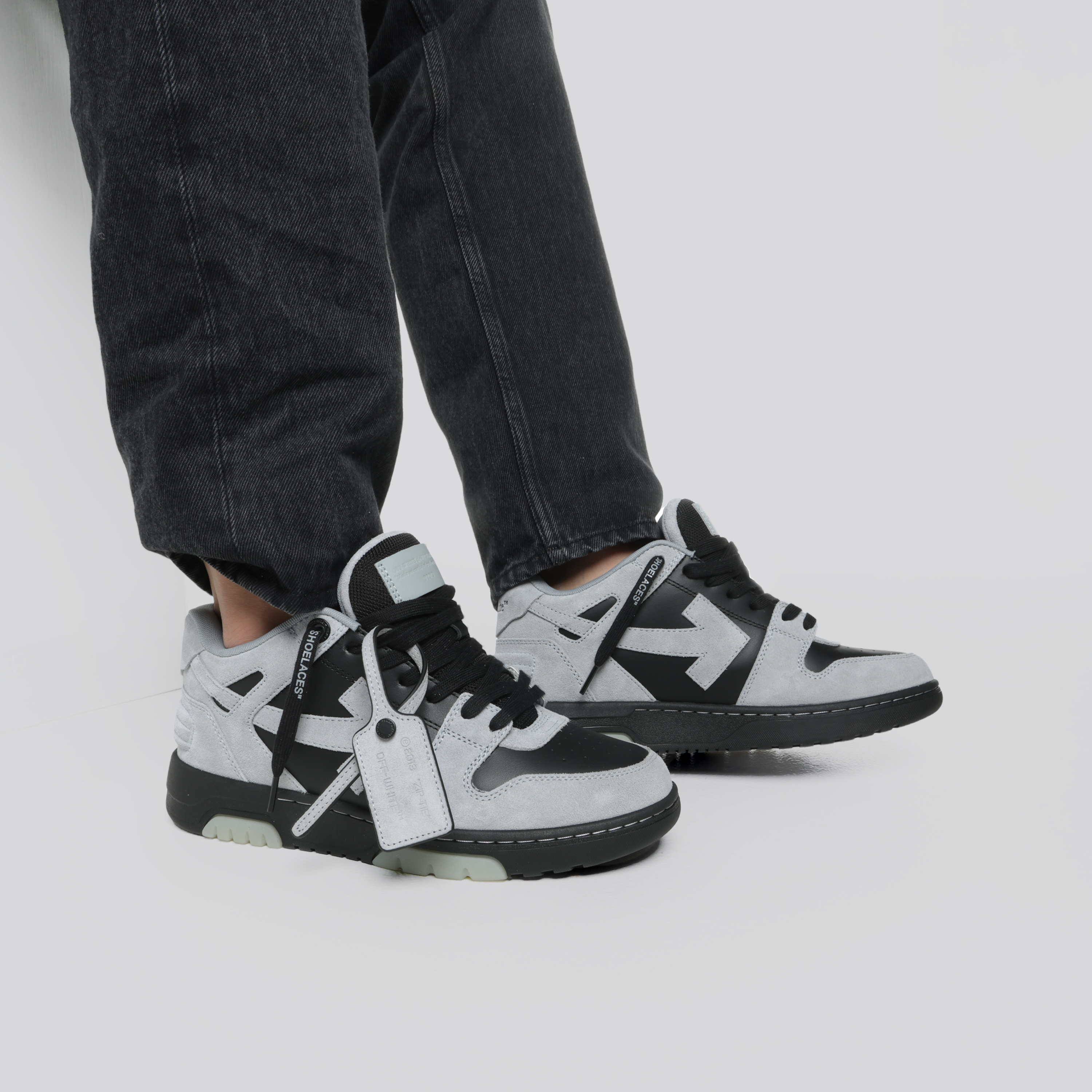 Sneakers Grices Off-White "OOO"