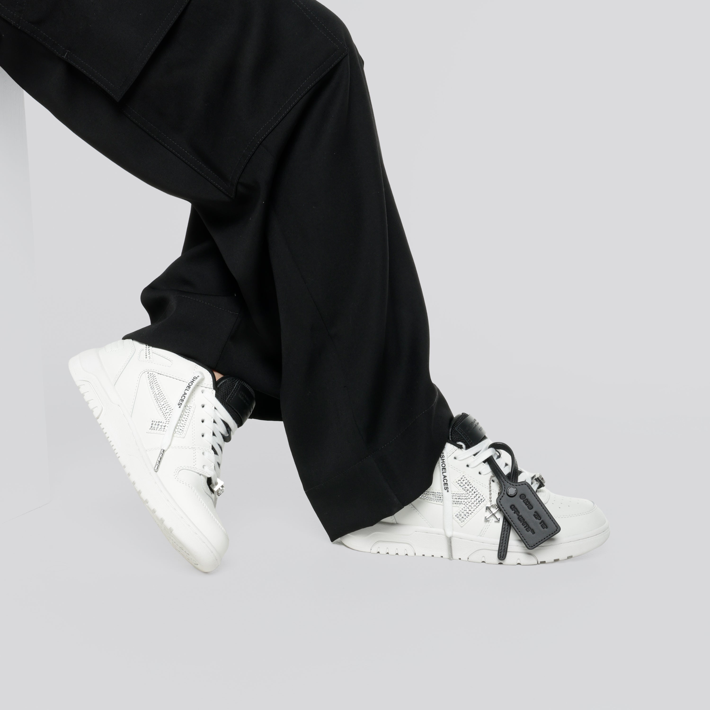 Sneakers Blancos Off White "OOO" Metal