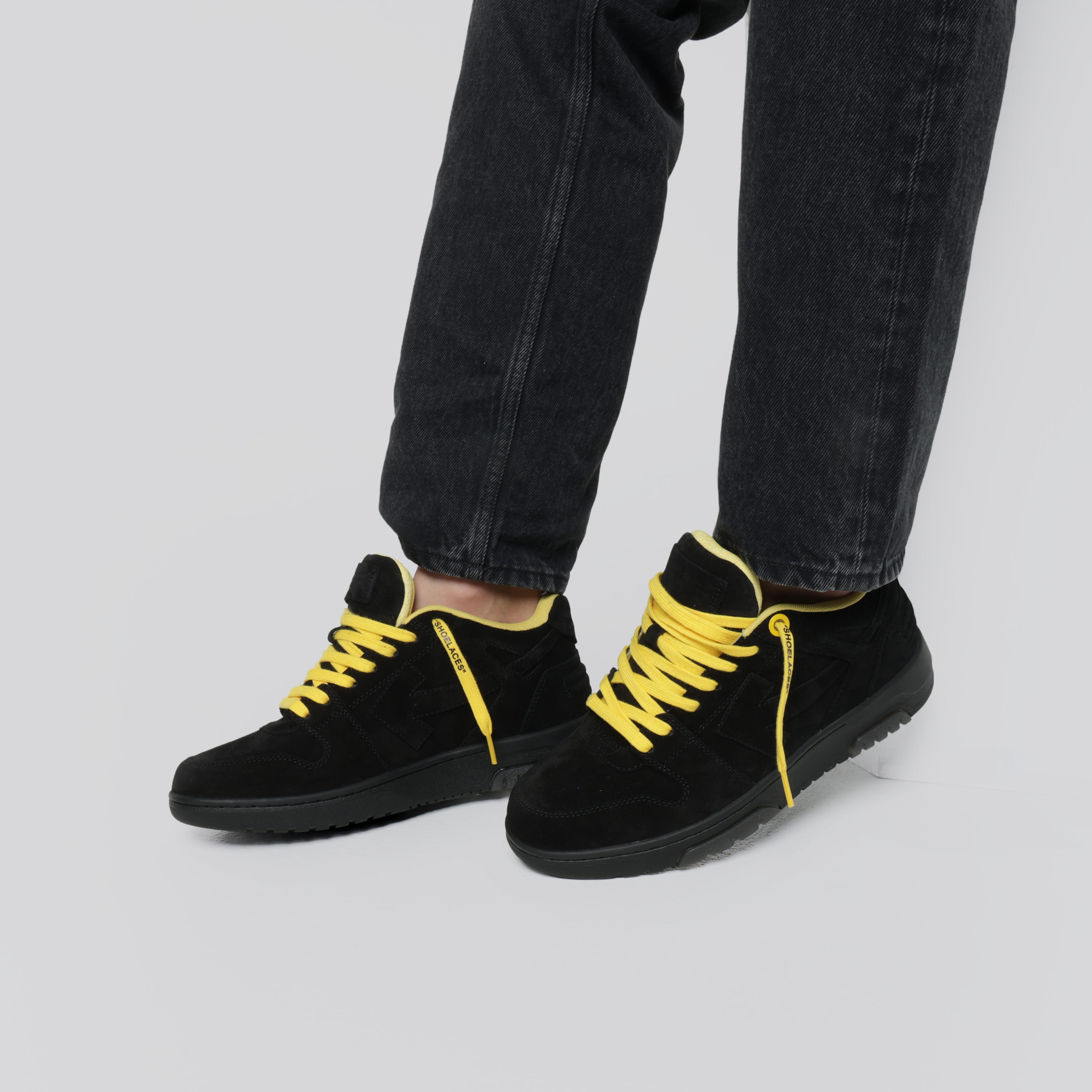 Sneakers Negros Off-White “Ooo”