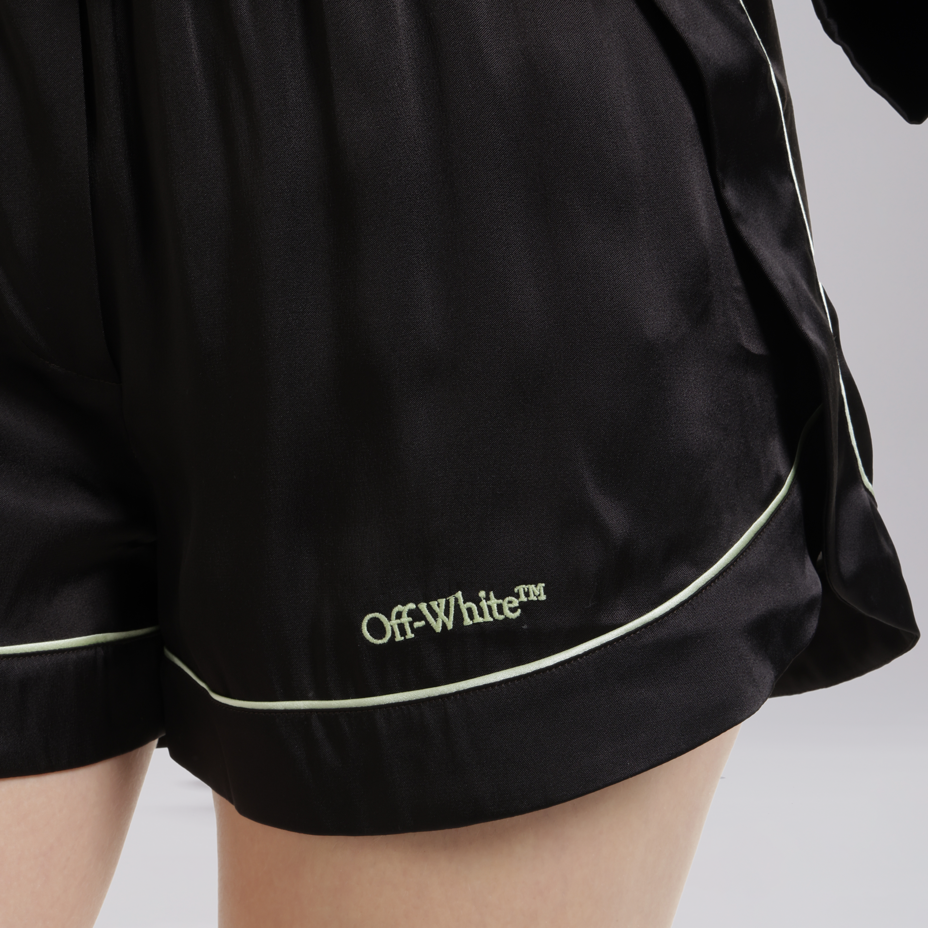 Short Café Off White Satin Pijama