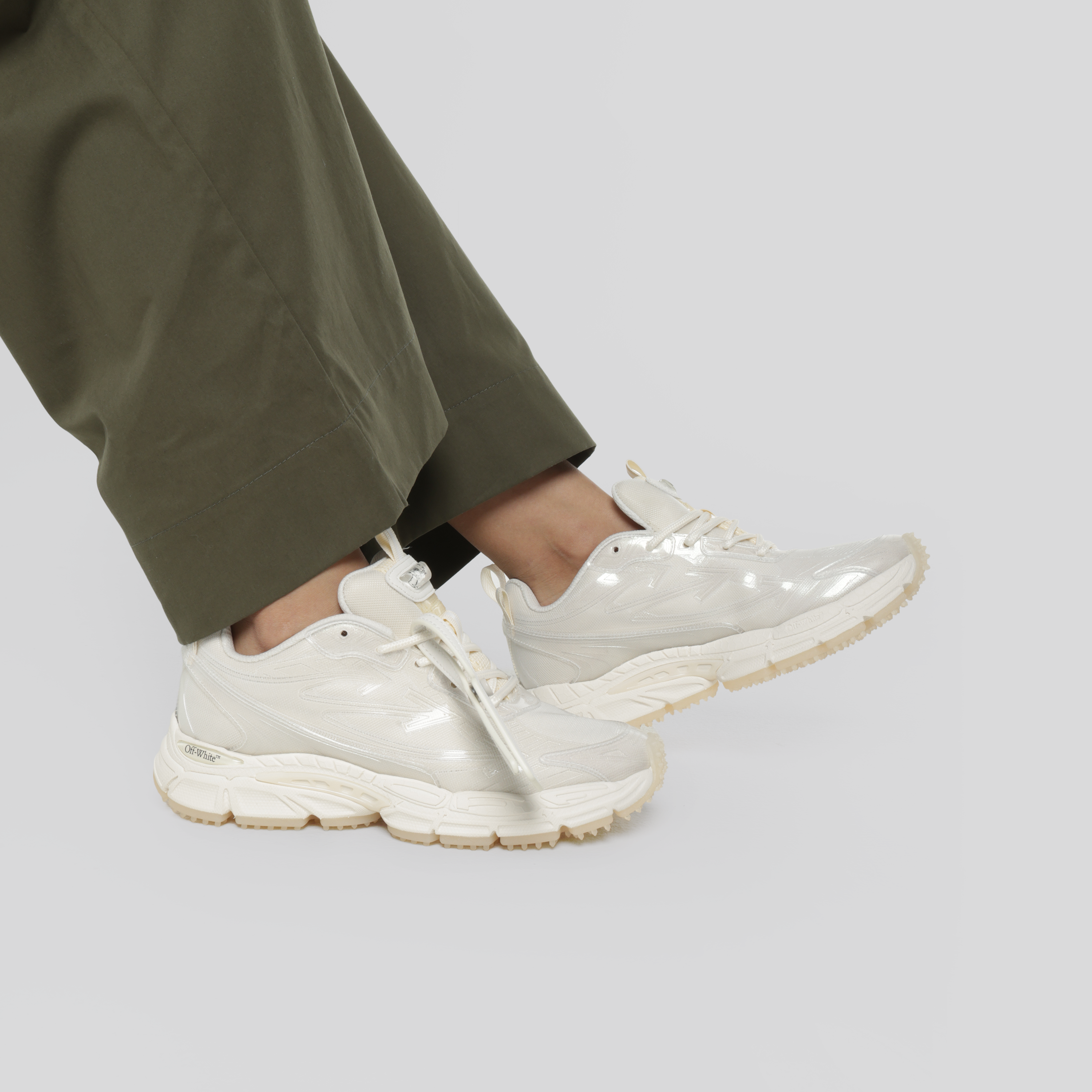 Sneakers Beige Off-White Be Right Back