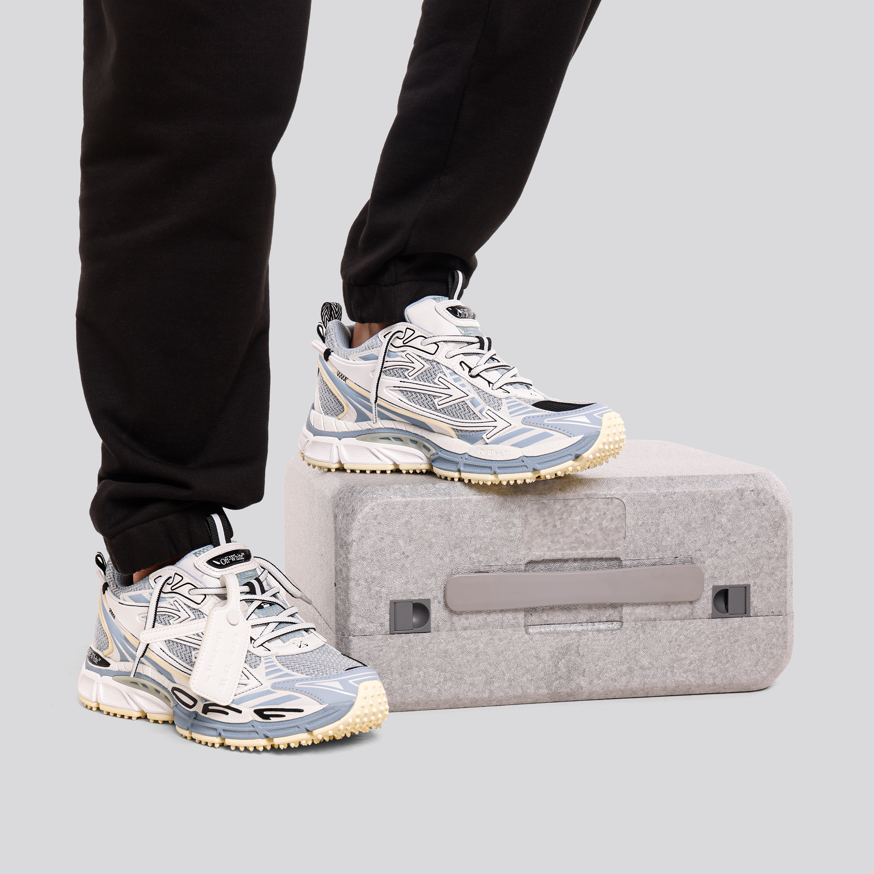 Sneakers Celeste Off-White Be Right Back