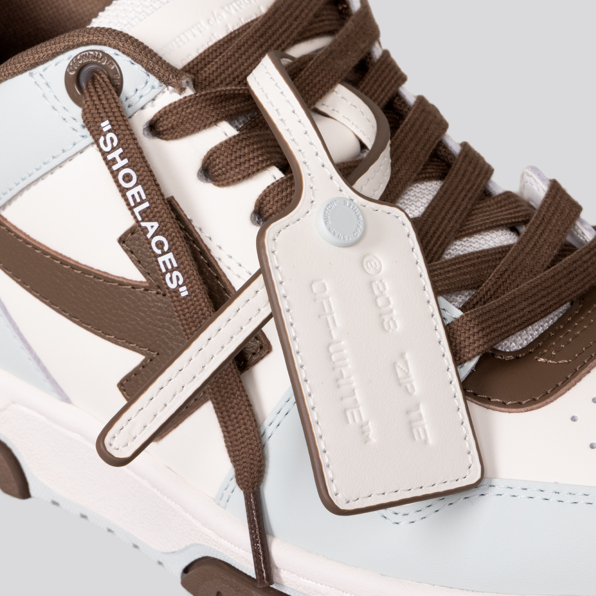 Sneakers Azules - Cafés Off-White OOO