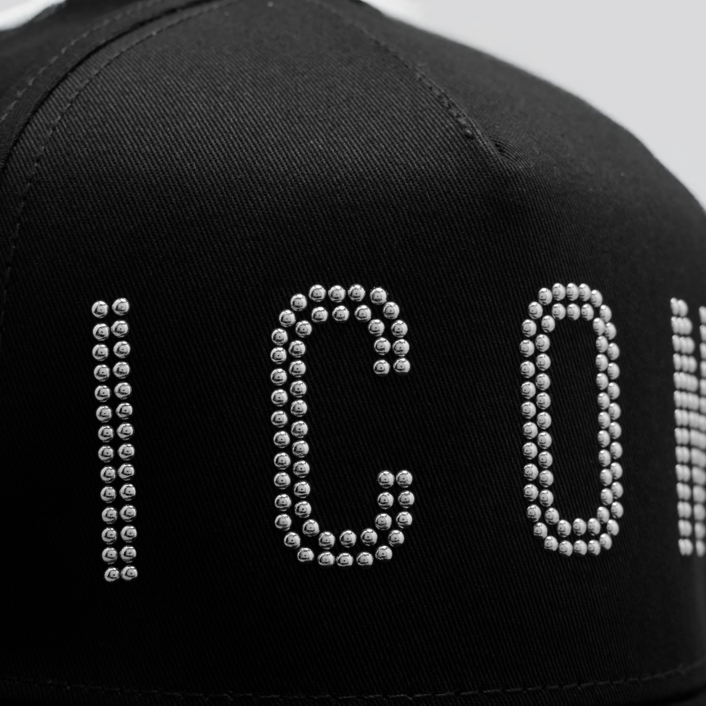 Gorra Negra Dsquared2 Studs