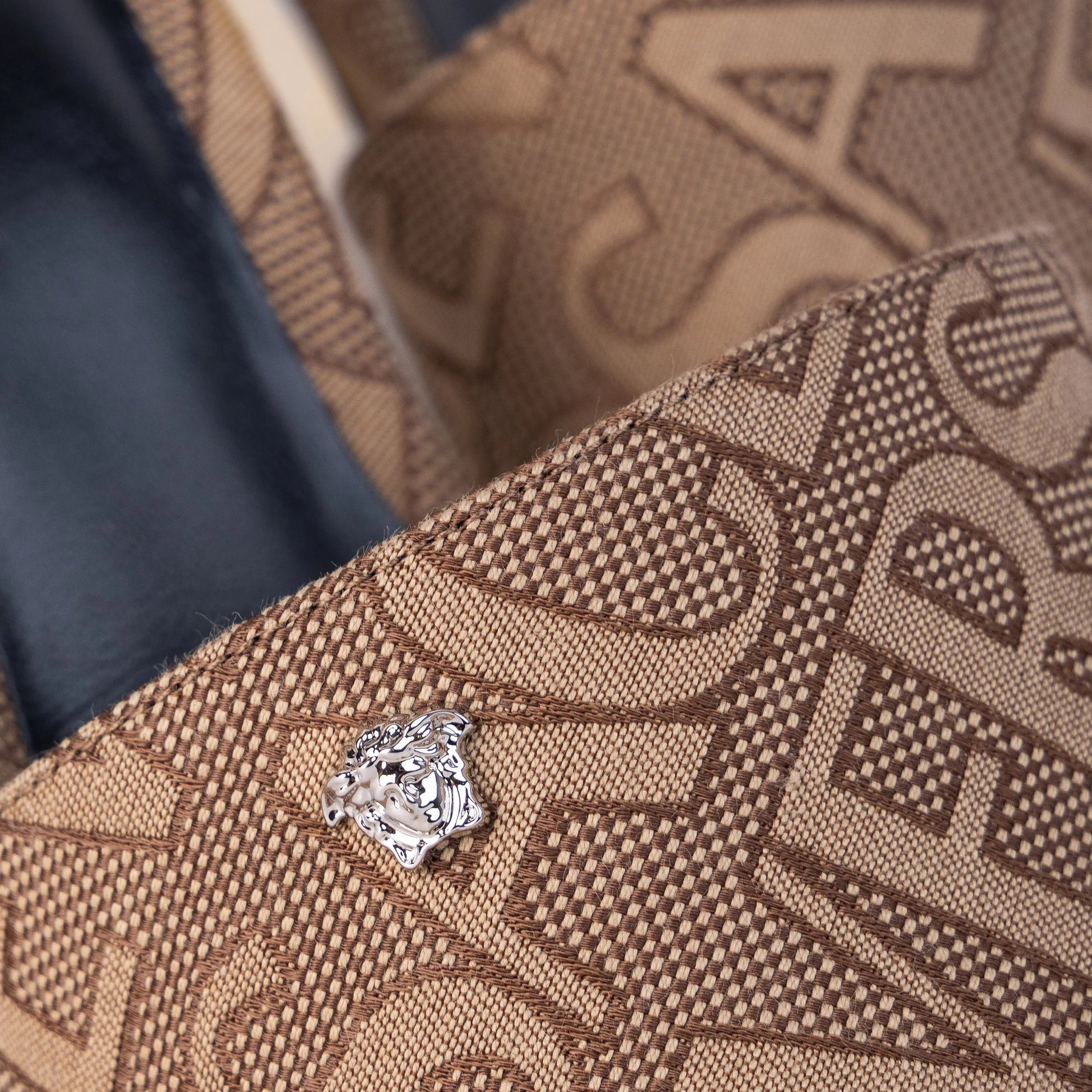 Sandalias de Tacón Beige Versace Monogram 80 mm