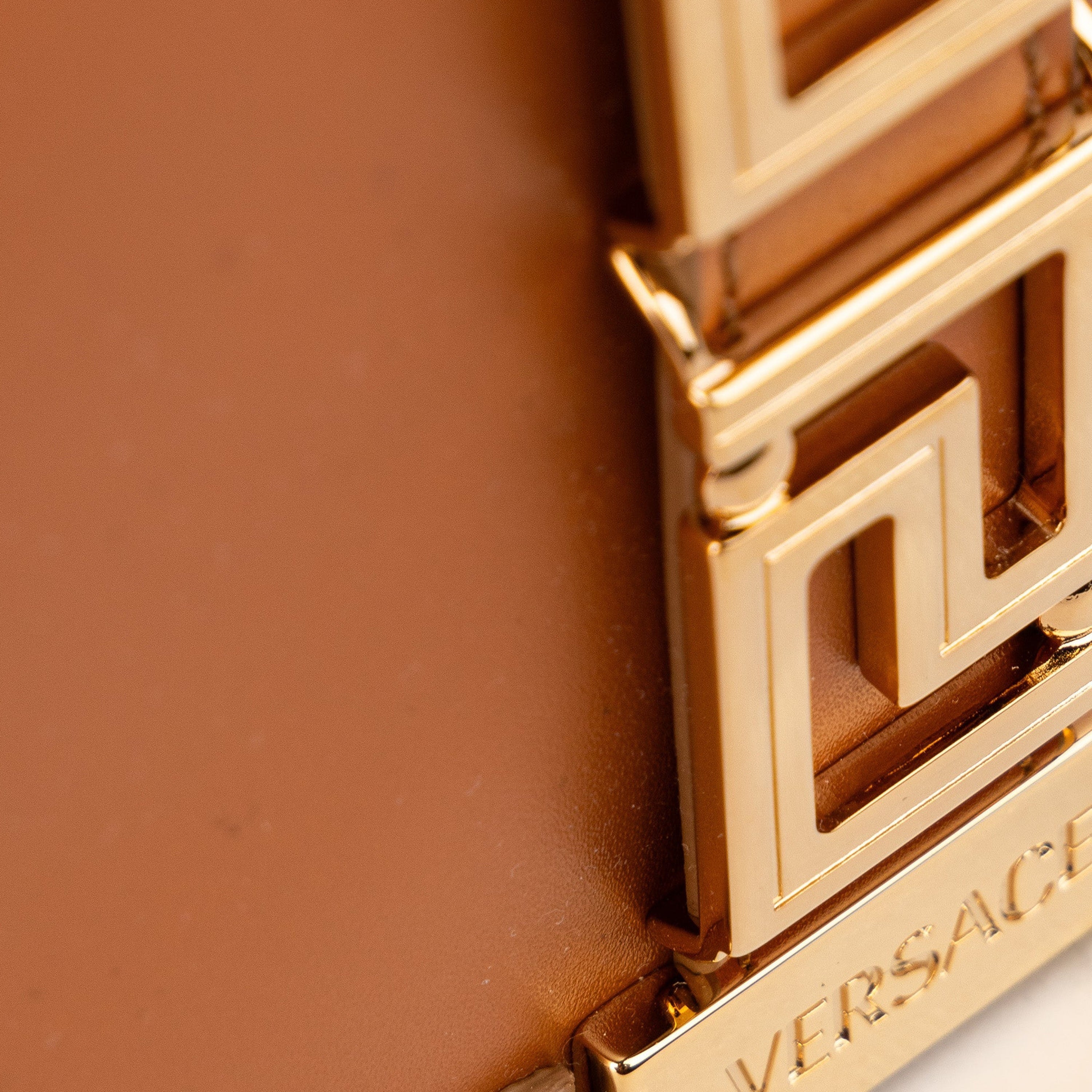 Cartera Café Versace Gold Greca Goddess