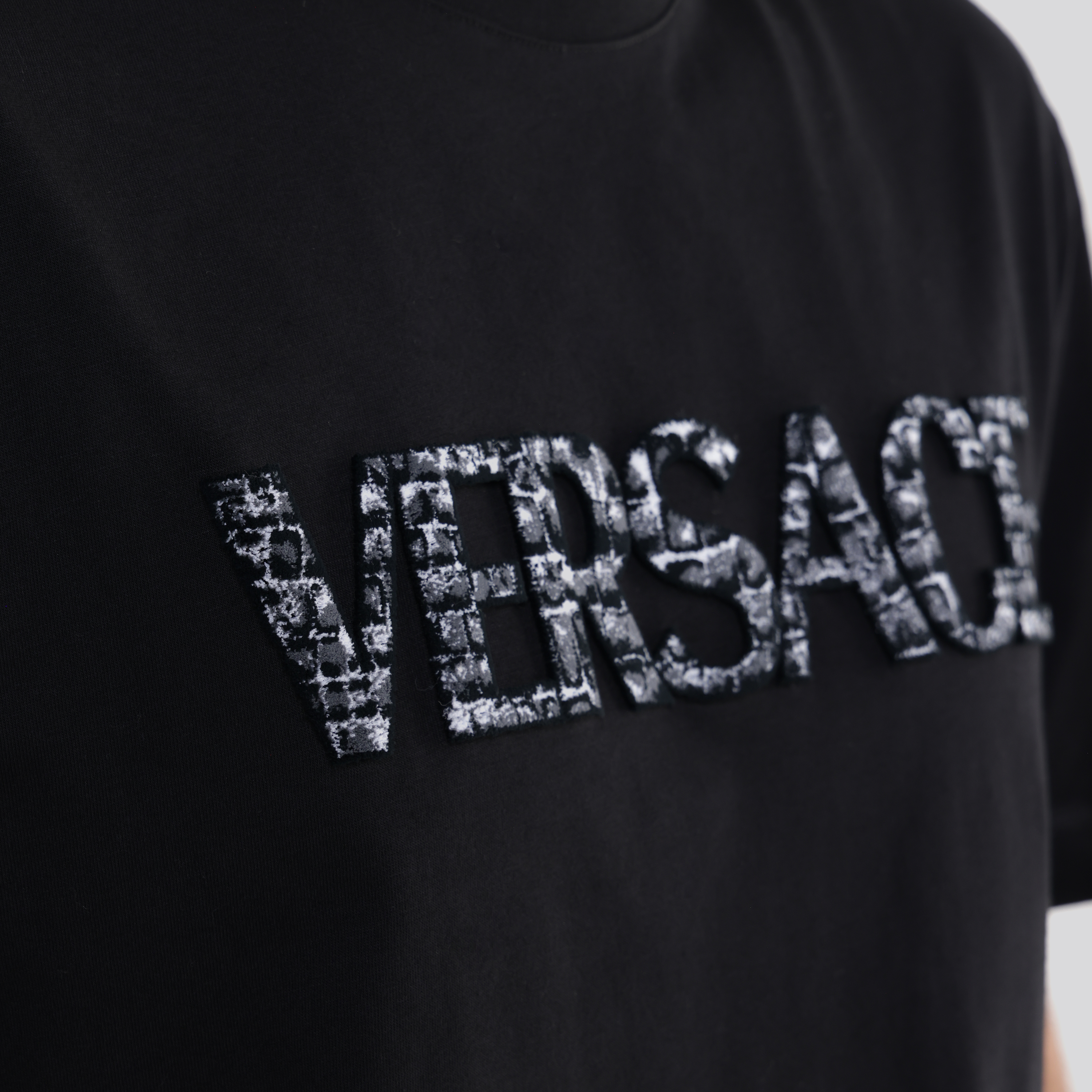 Camiseta Negra Versace Croco Logo