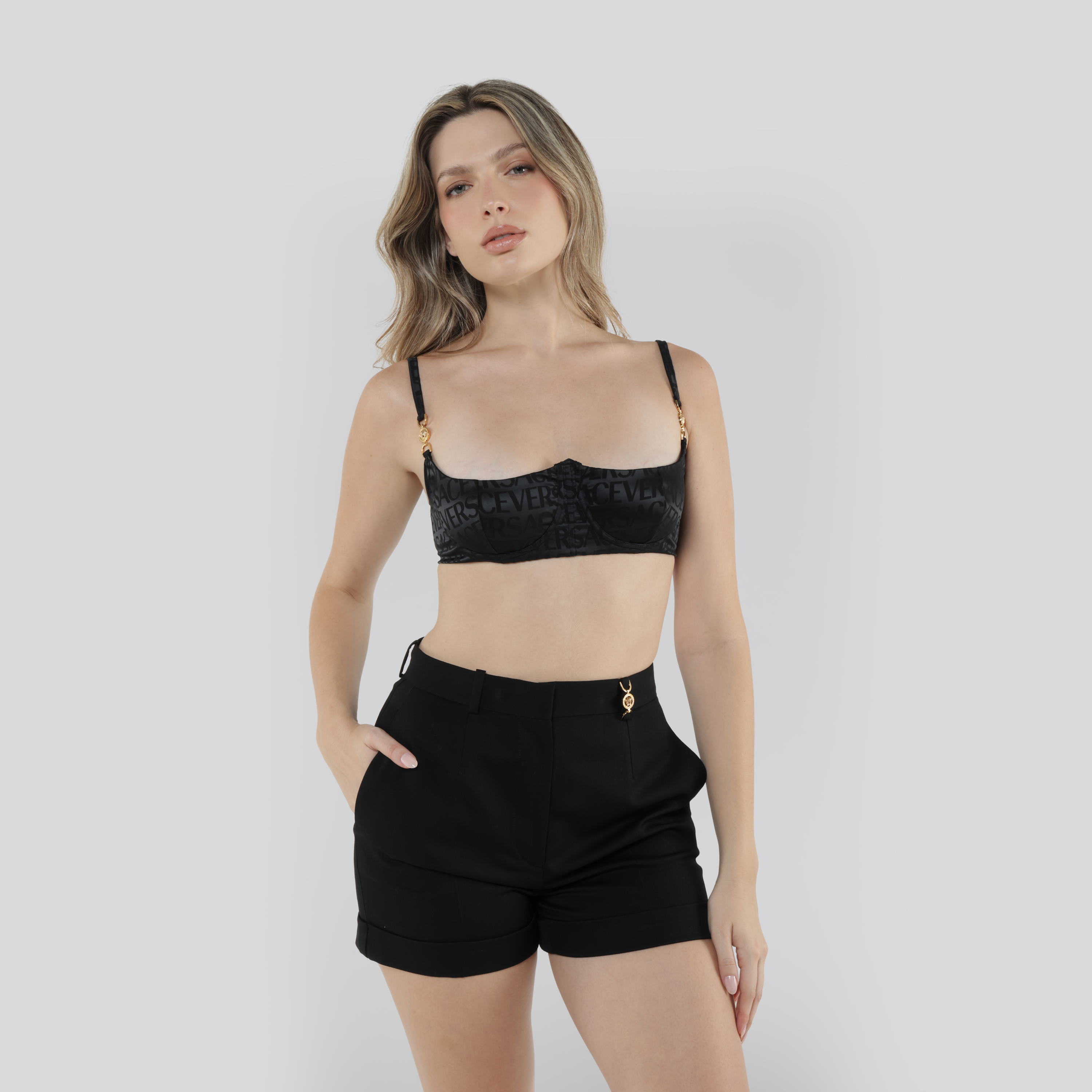 Top Negro Versace Miltilogo Cropped