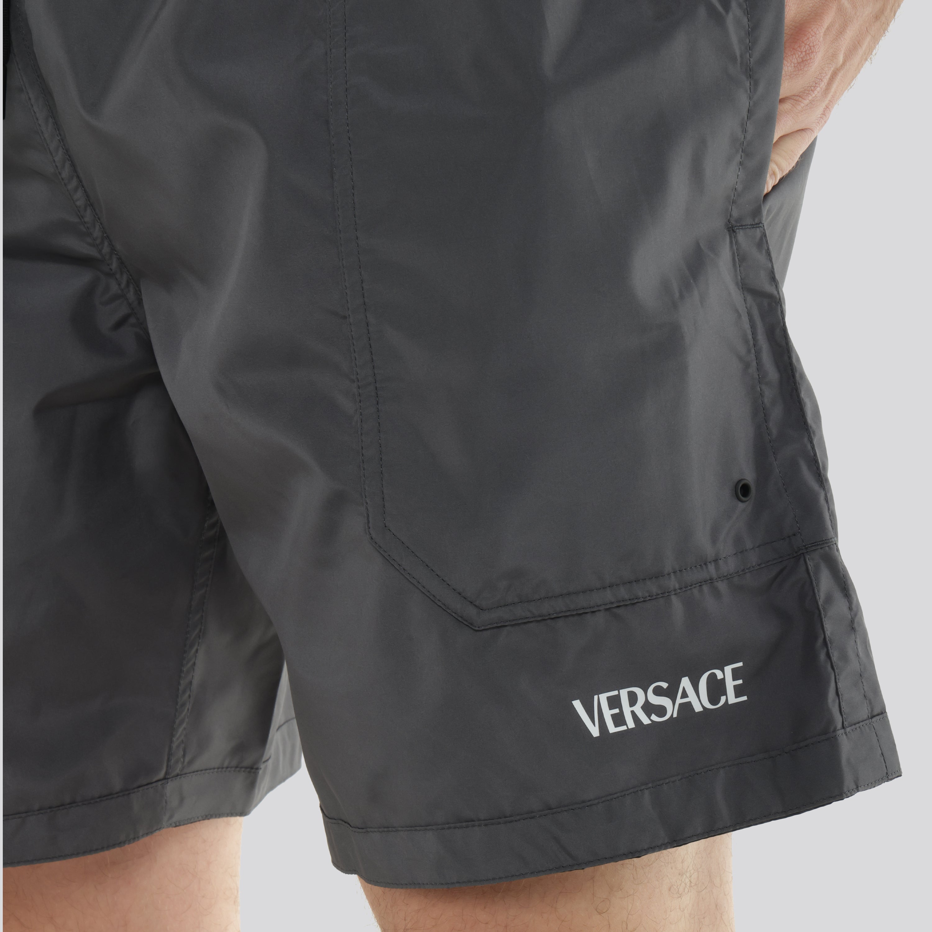 Pantaloneta Negra Versace Logo