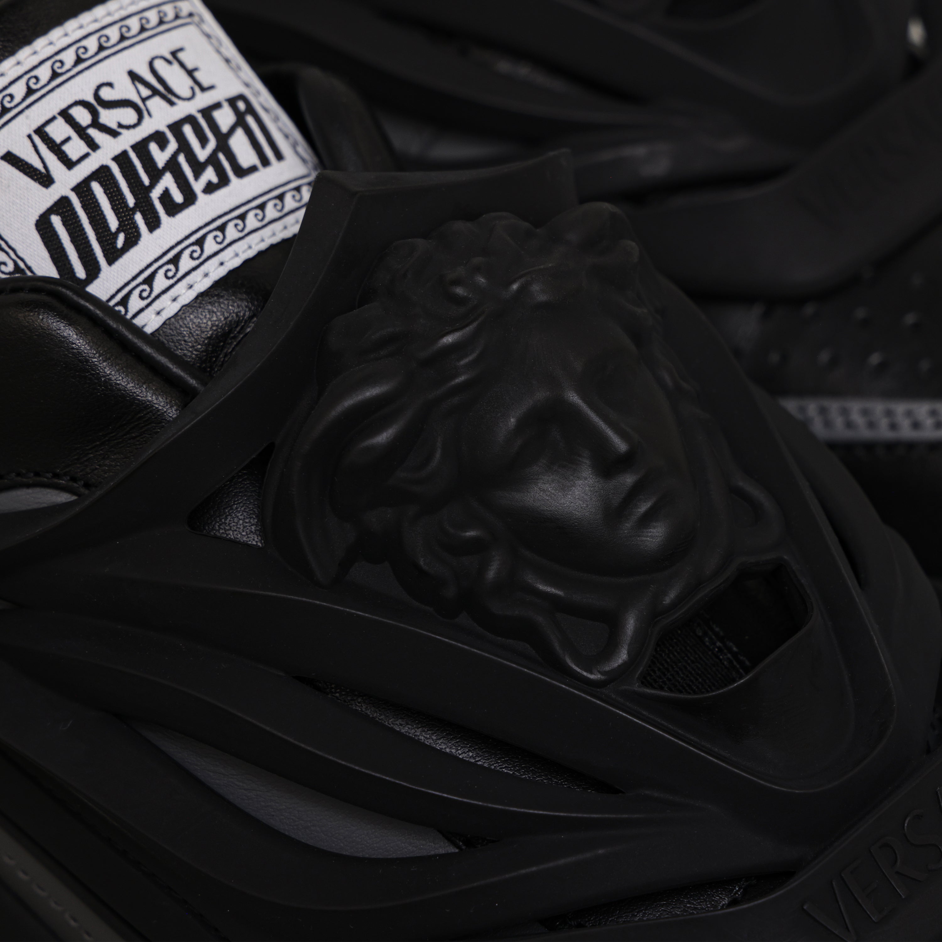 Sneakers Negros Versace Odissea