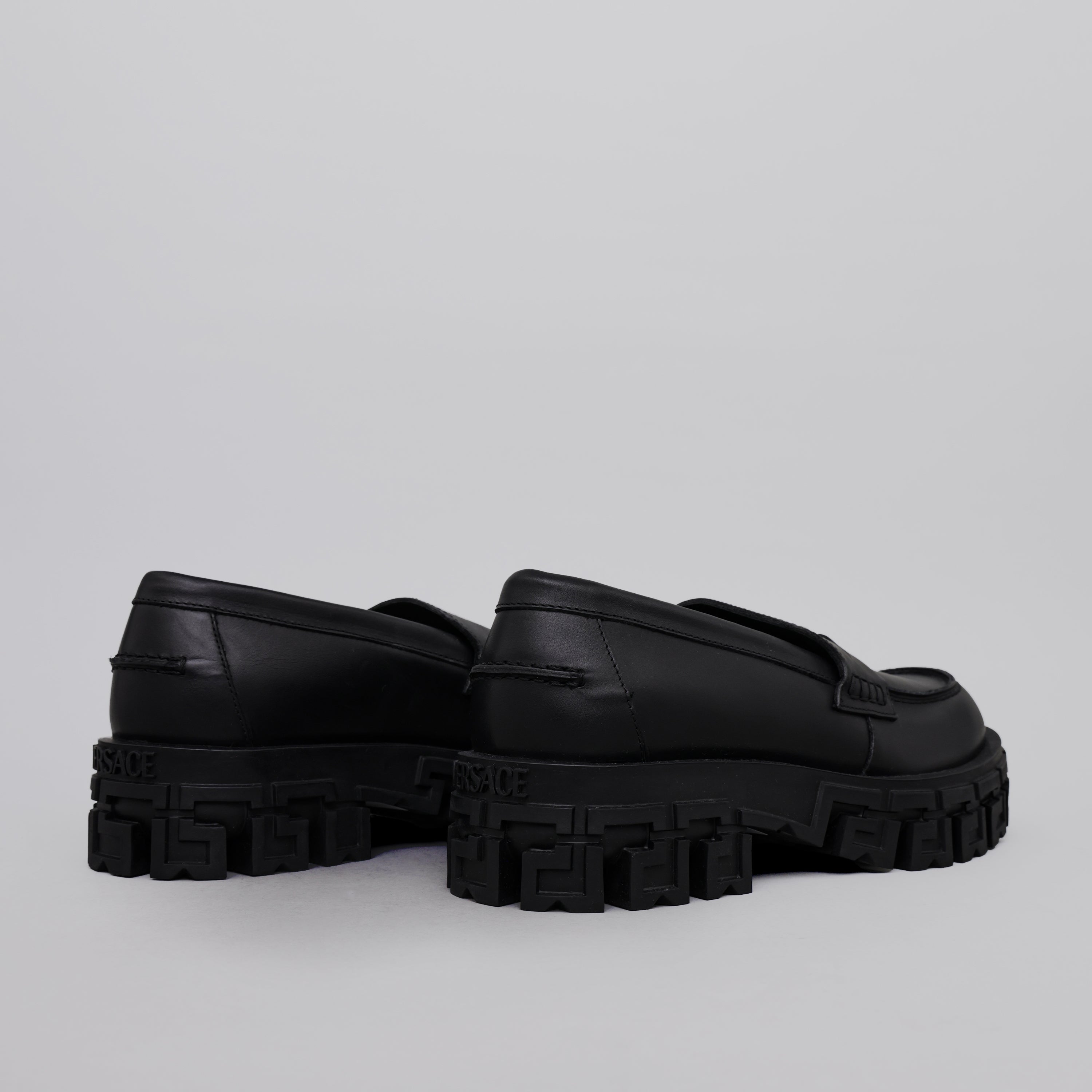 Zapatos Negro Versace Greca