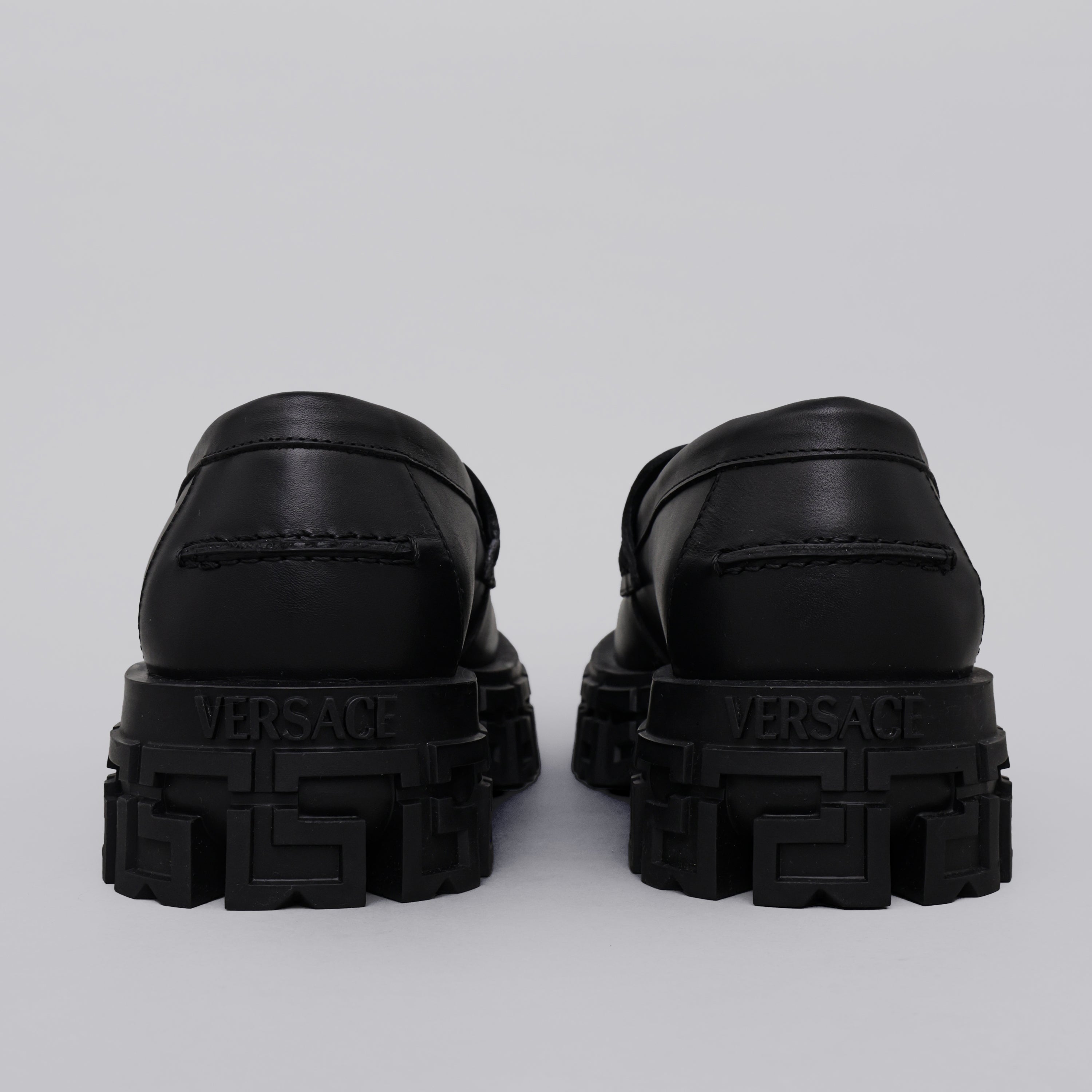 Zapatos Negro Versace Greca