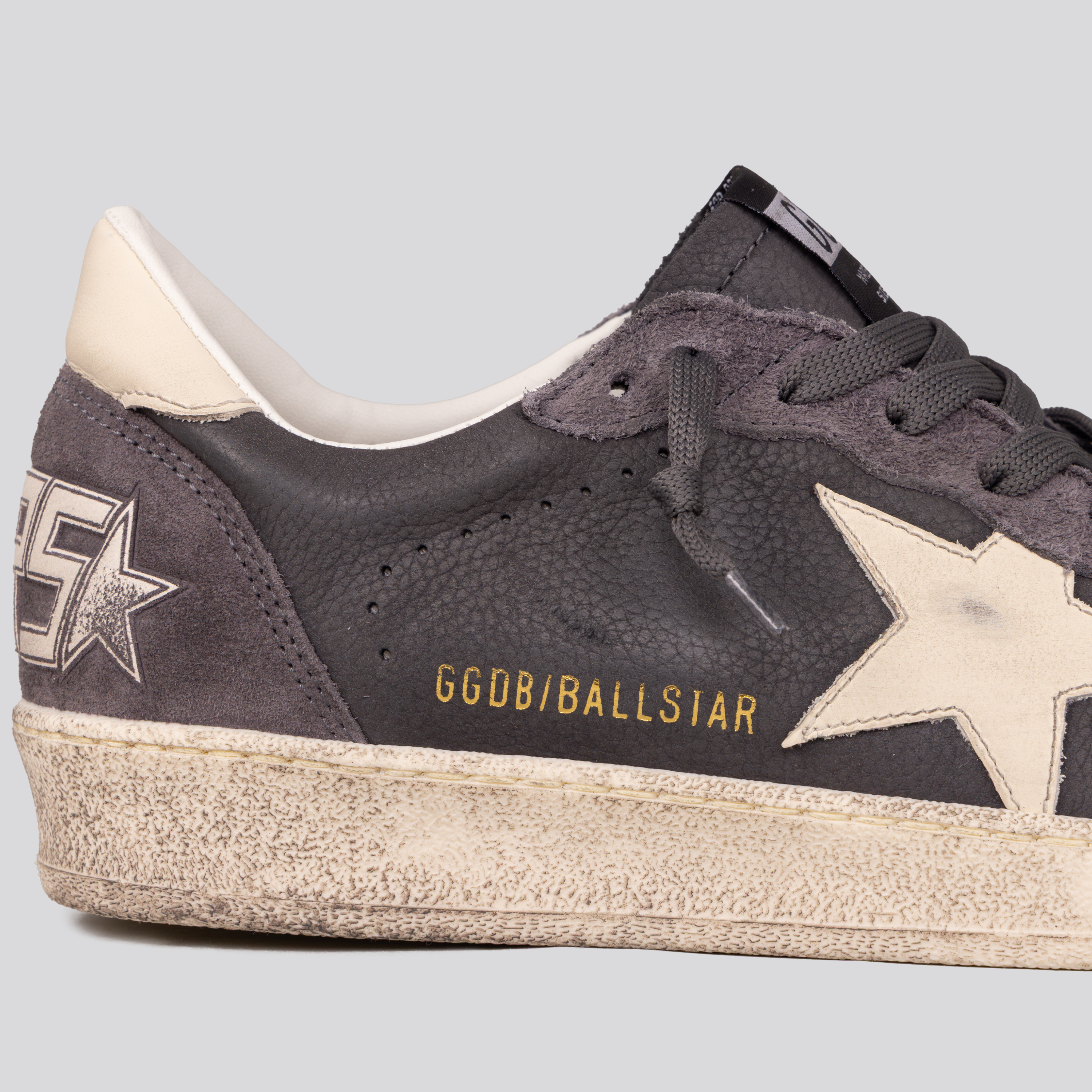 Sneakers Gris Golden Goose Ballstar Nabuk