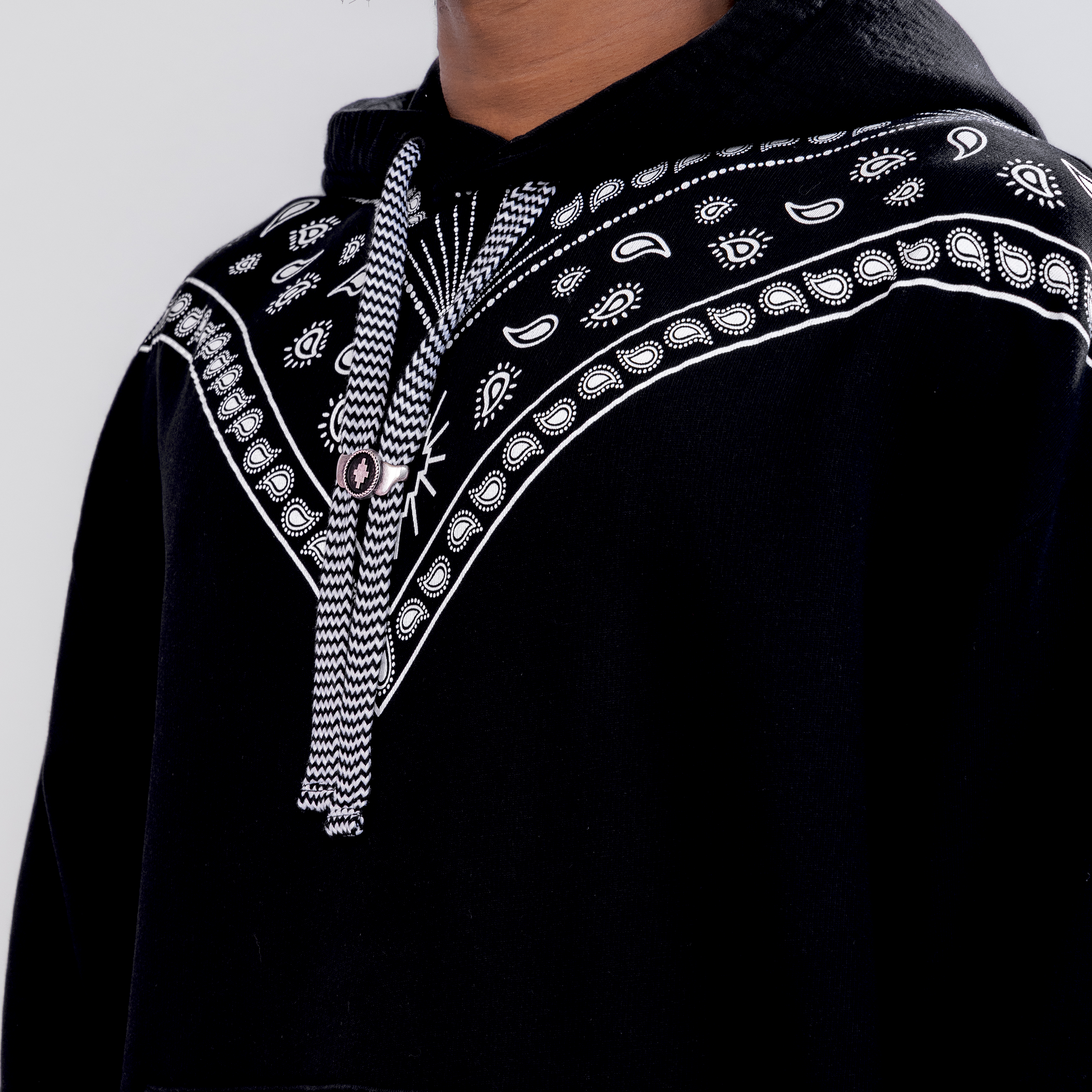 Buzo Tipo Hoodie Negro Marcelo Burlon Bandana