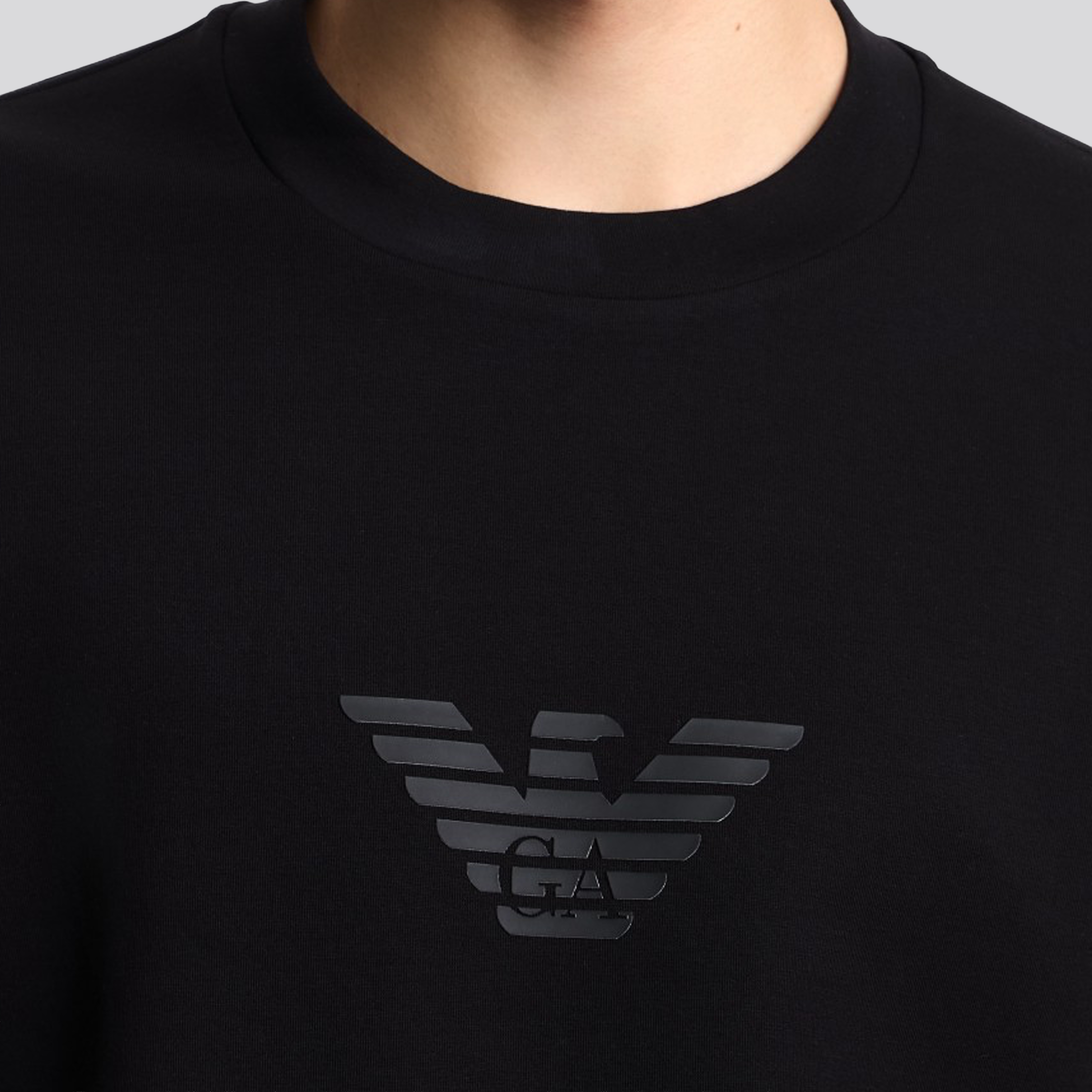 Buzo Negro Emporio Armani Eagle
