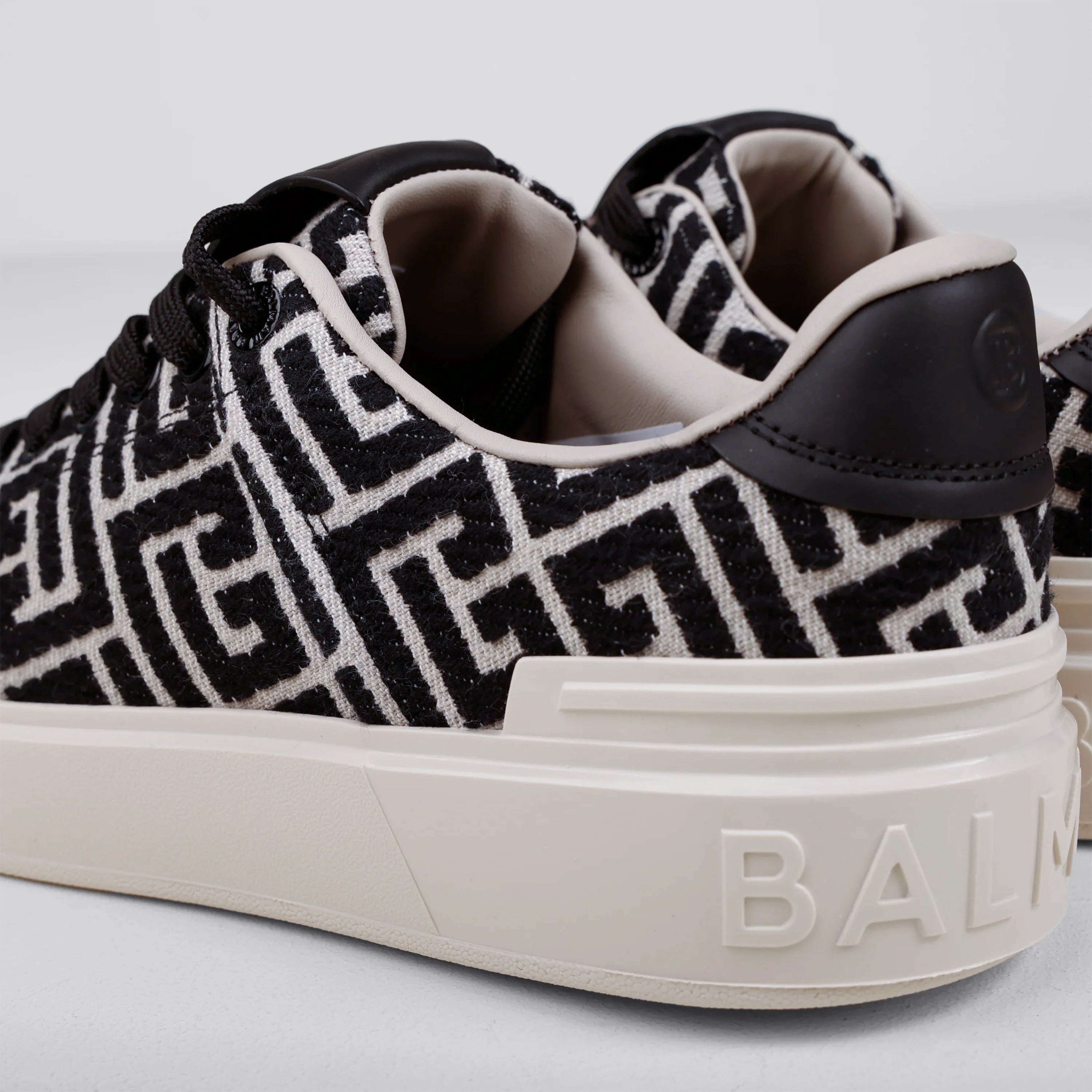 Sneakers Blanco Negro Balmain B-Court Monogram