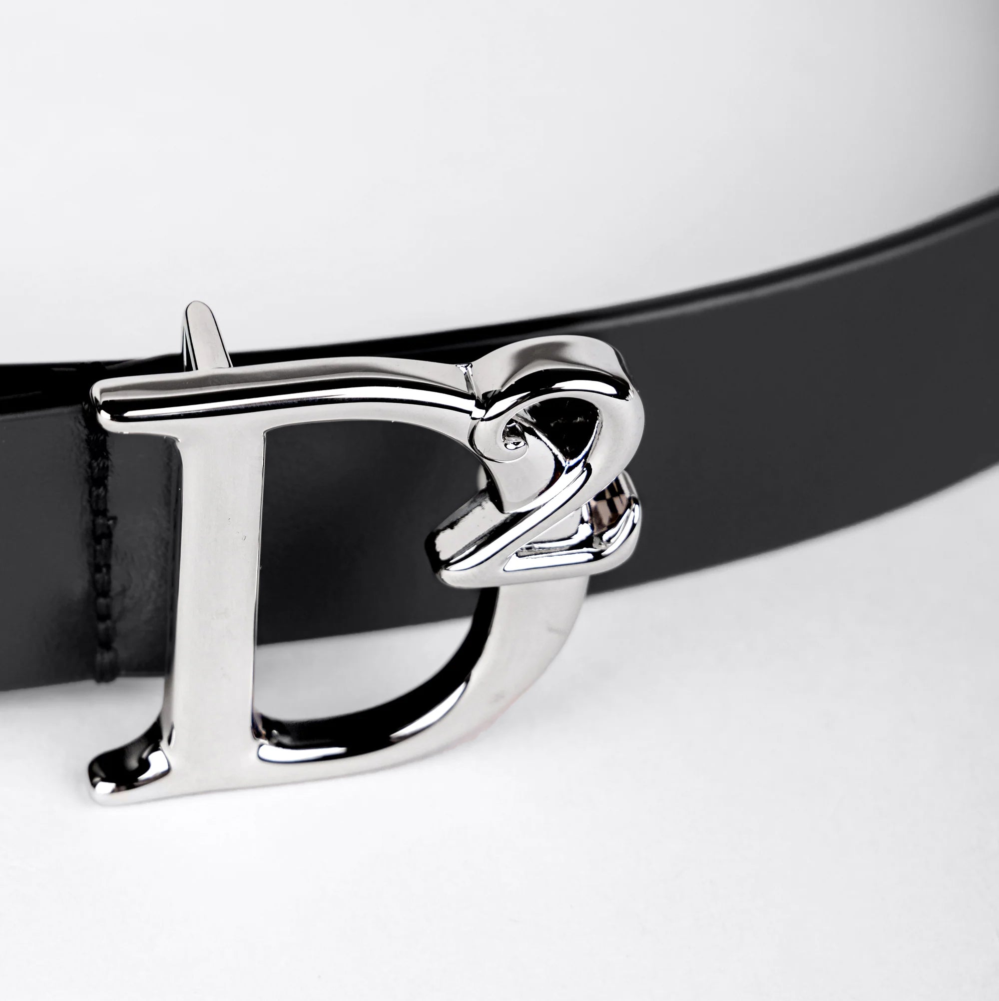 Cinturón Negro Dsquared2 Placa Plateada