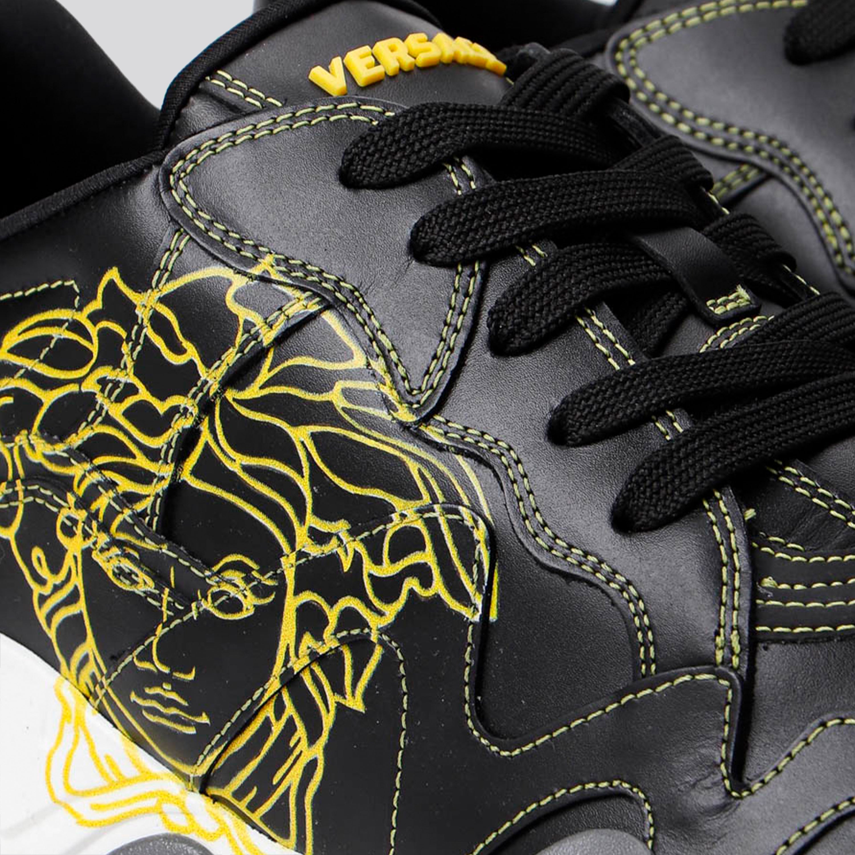 Sneakers Negros Gianni Versace Medusa