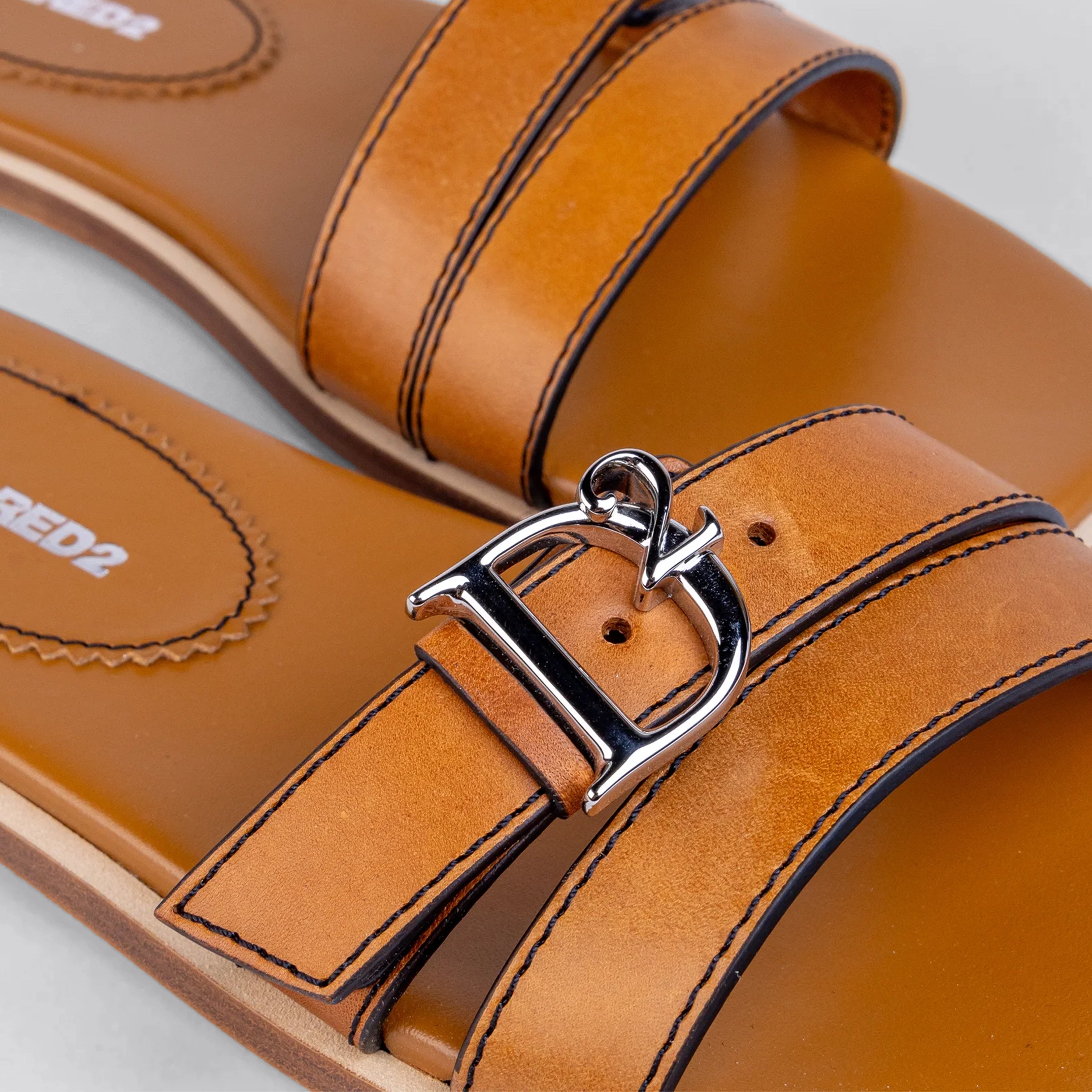 Sandalias Café Dsquared2 Placa Plateada
