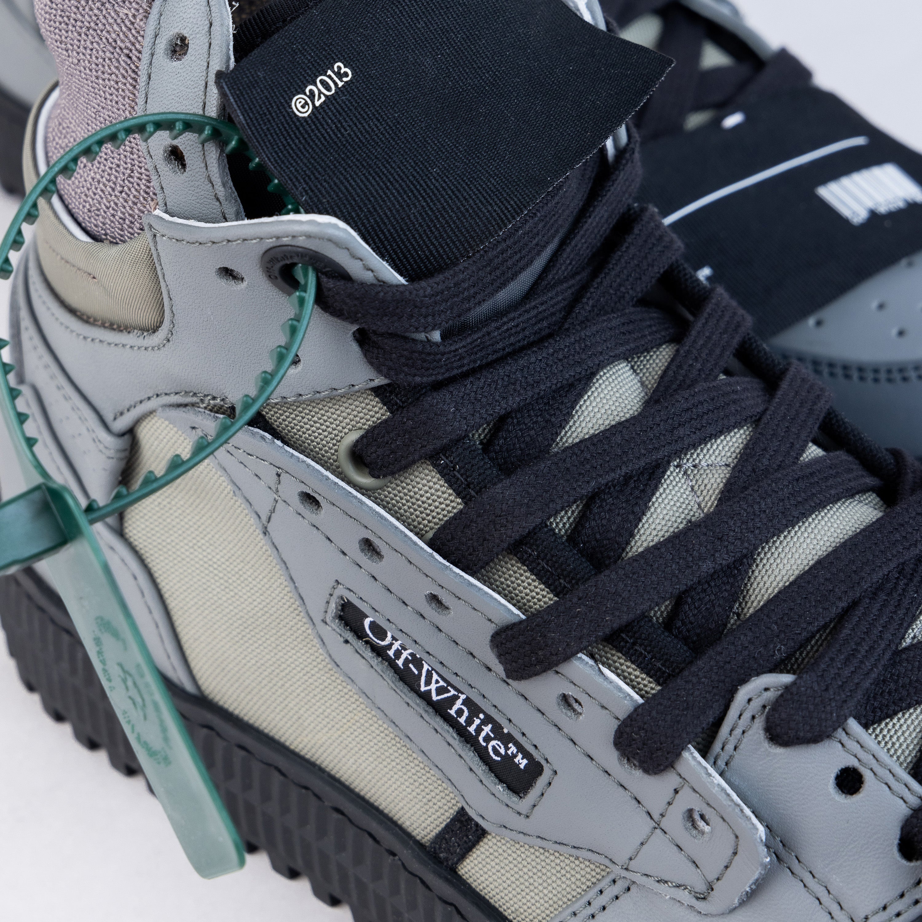Sneakers High Top Gris Gris Off-White Off Court