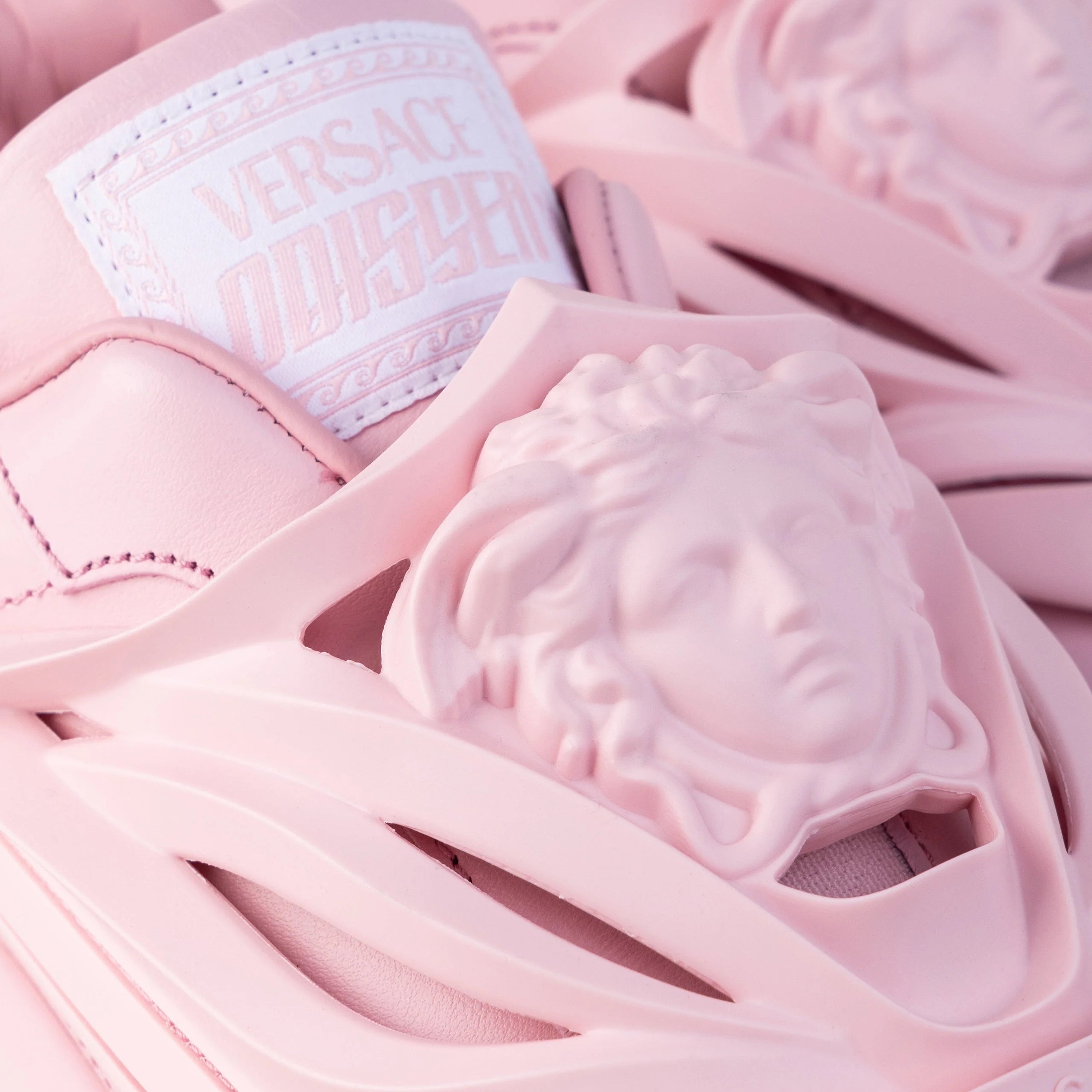 Sneakers Rosado Pálido Versace Odissea