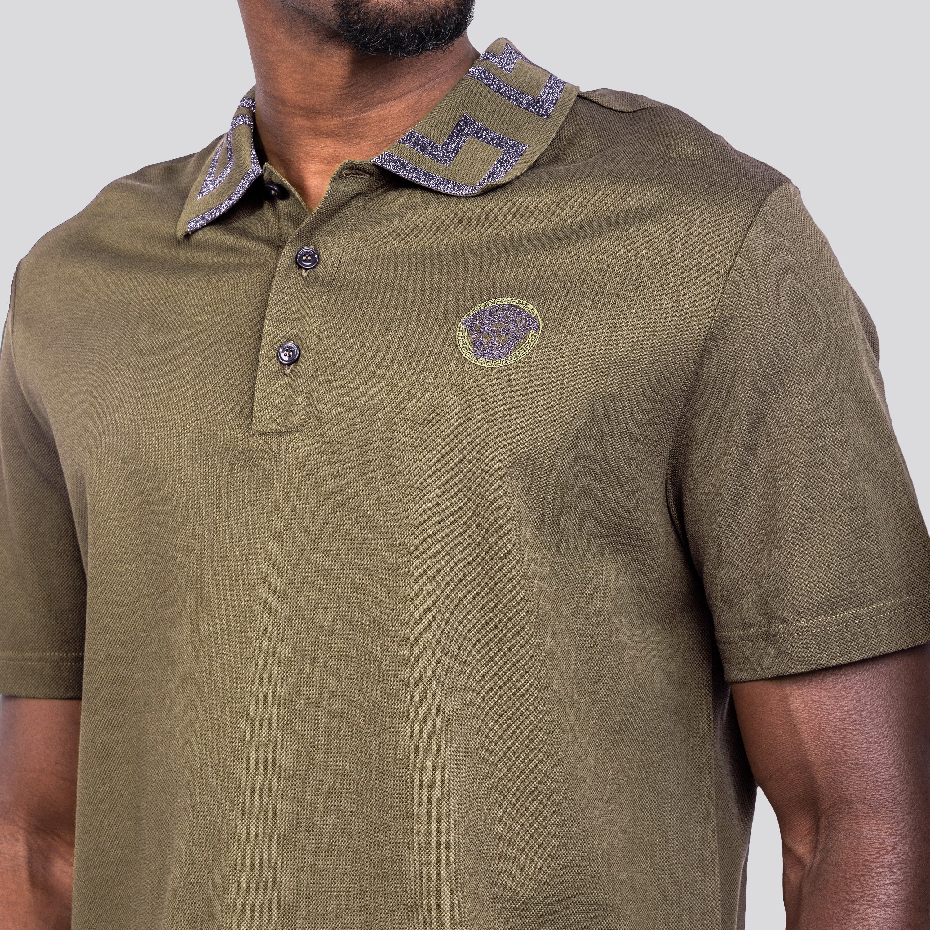 Camiseta Tipo Polo Verde Militar Versace Greca