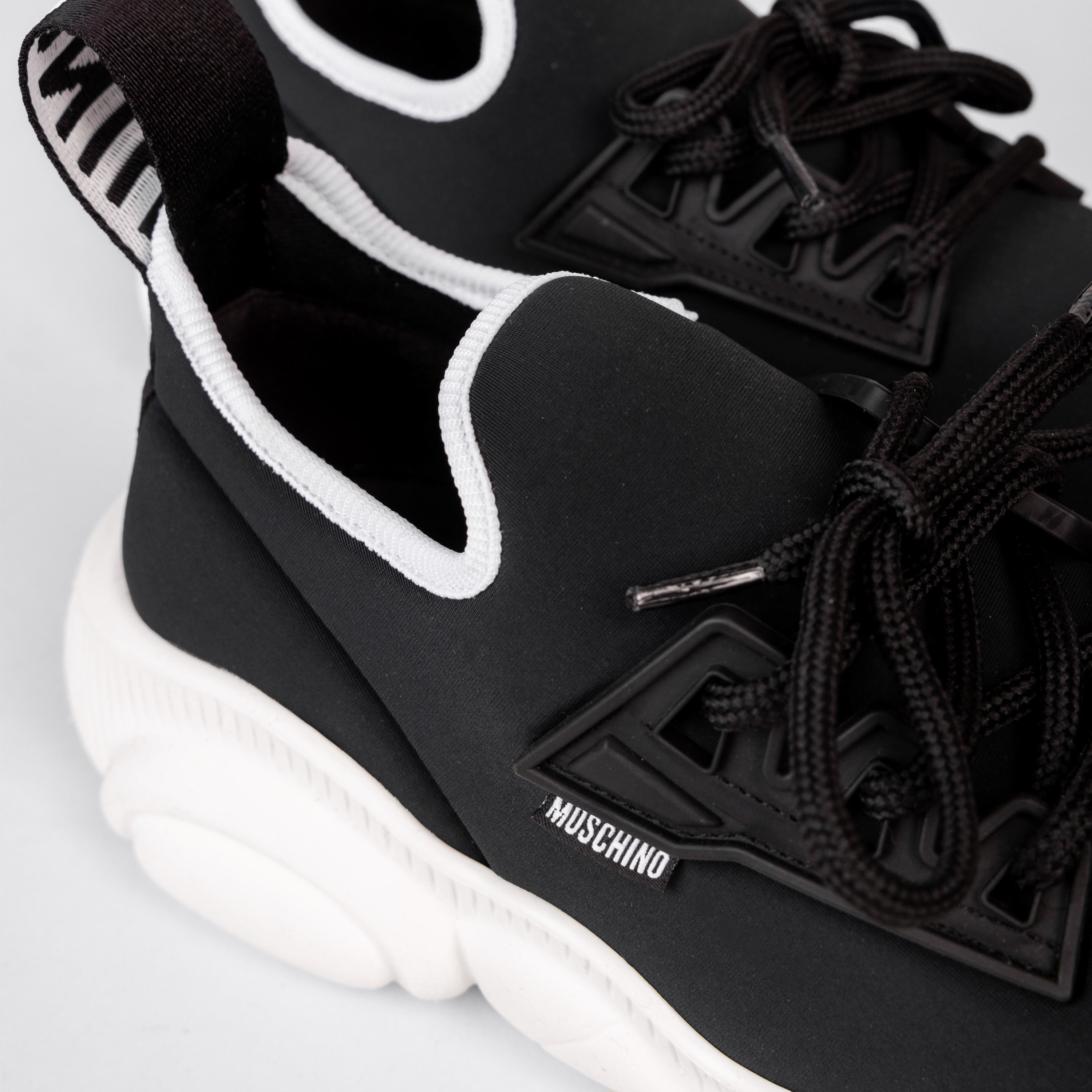 Sneakers Negro Moschino Blanco Almond