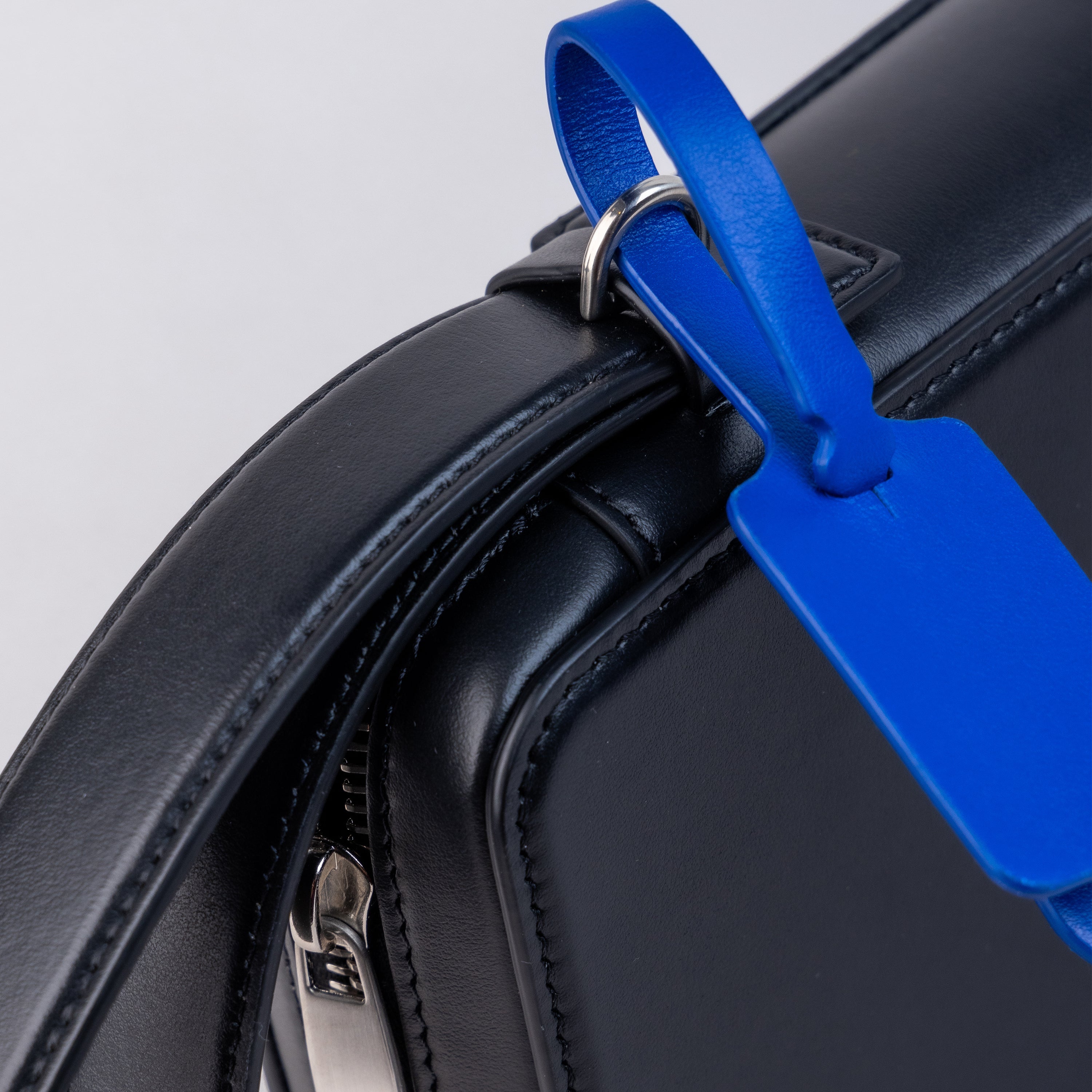 Bolso Negro Off-White Blue Tag