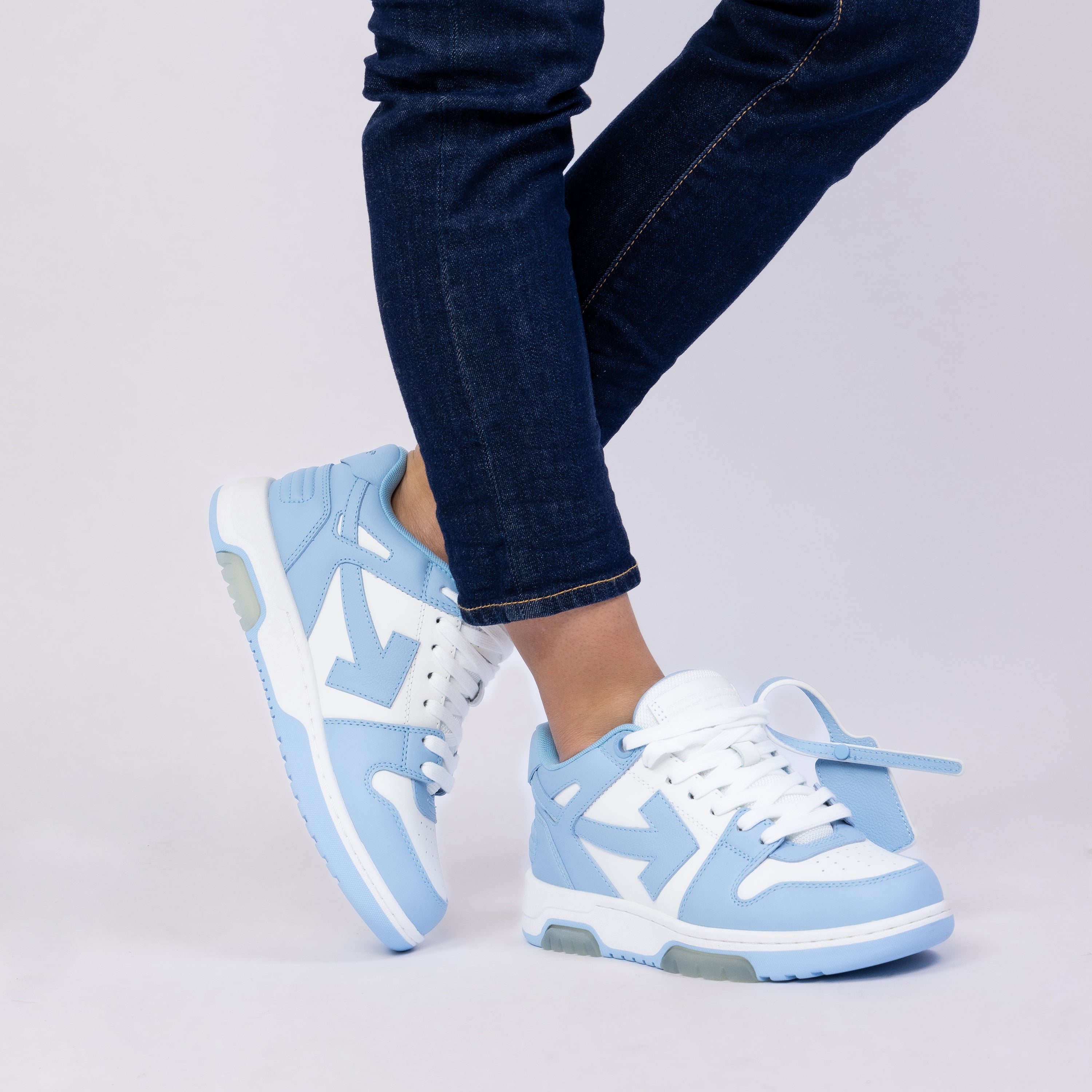 Sneakers Celeste Blanco Off-White "OOO" W