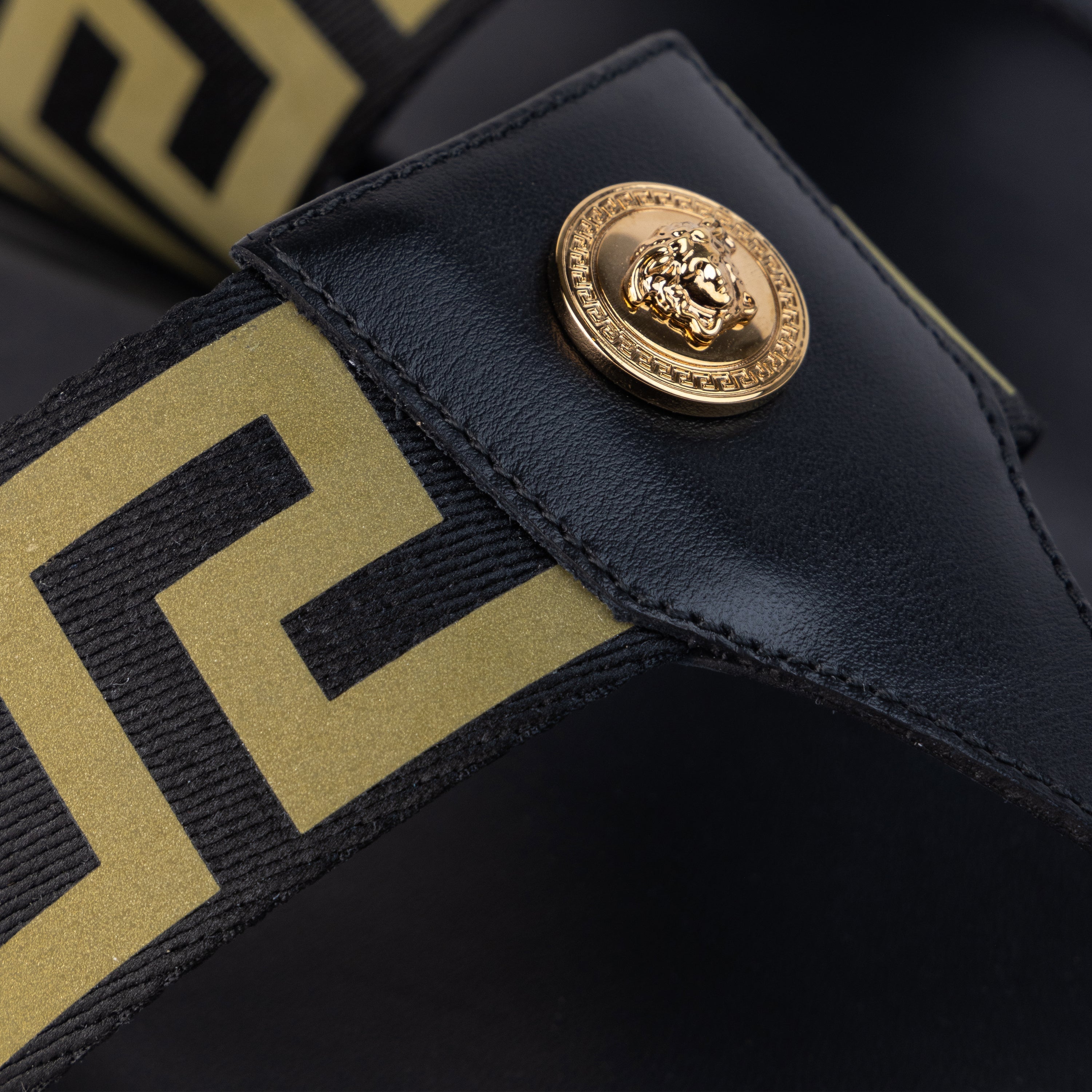 Sandalias Negras Beige Versace Greca