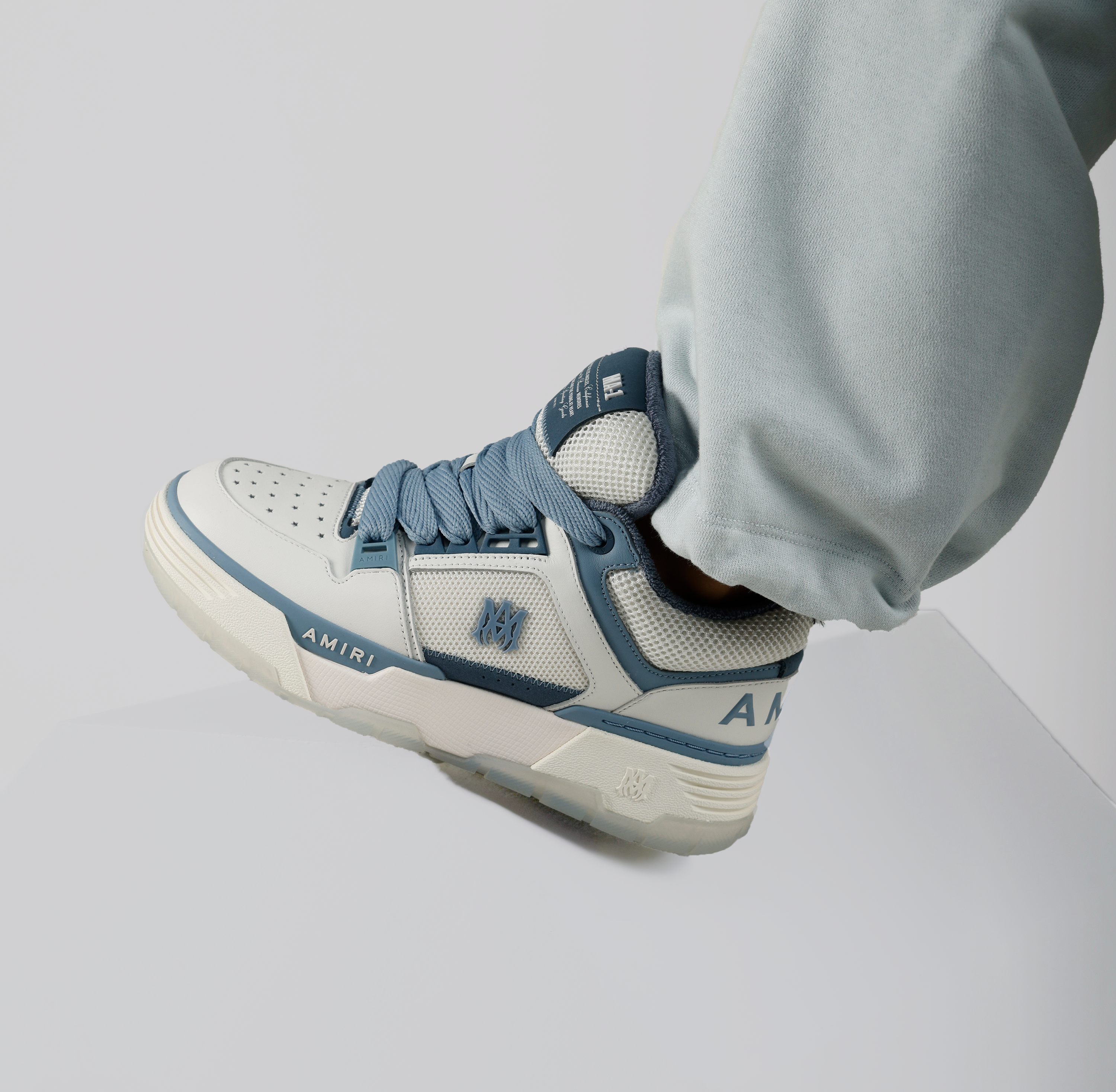 Sneakers Blancos Celeste AMIRI MA-1